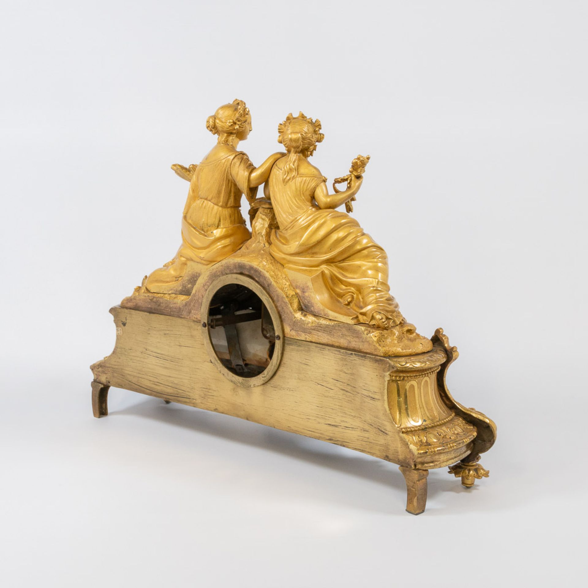 Ormolu Bronze Mantle clock, with elegant ladies and pigeons and Sèvres plaquettes. André Hoffmann. - Image 4 of 26