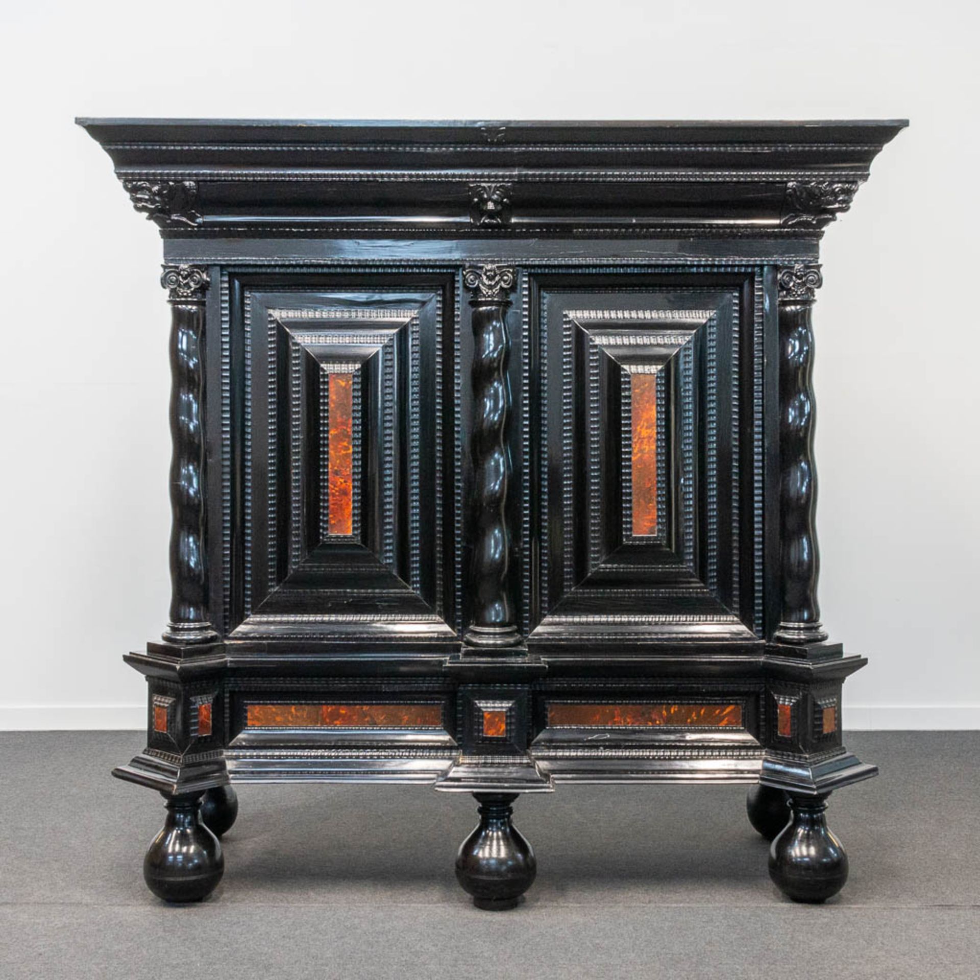 An exceptional Dutch pillow cabinet, ebony veneer, inlaid with tortoiseshell. The second half of the - Image 4 of 10