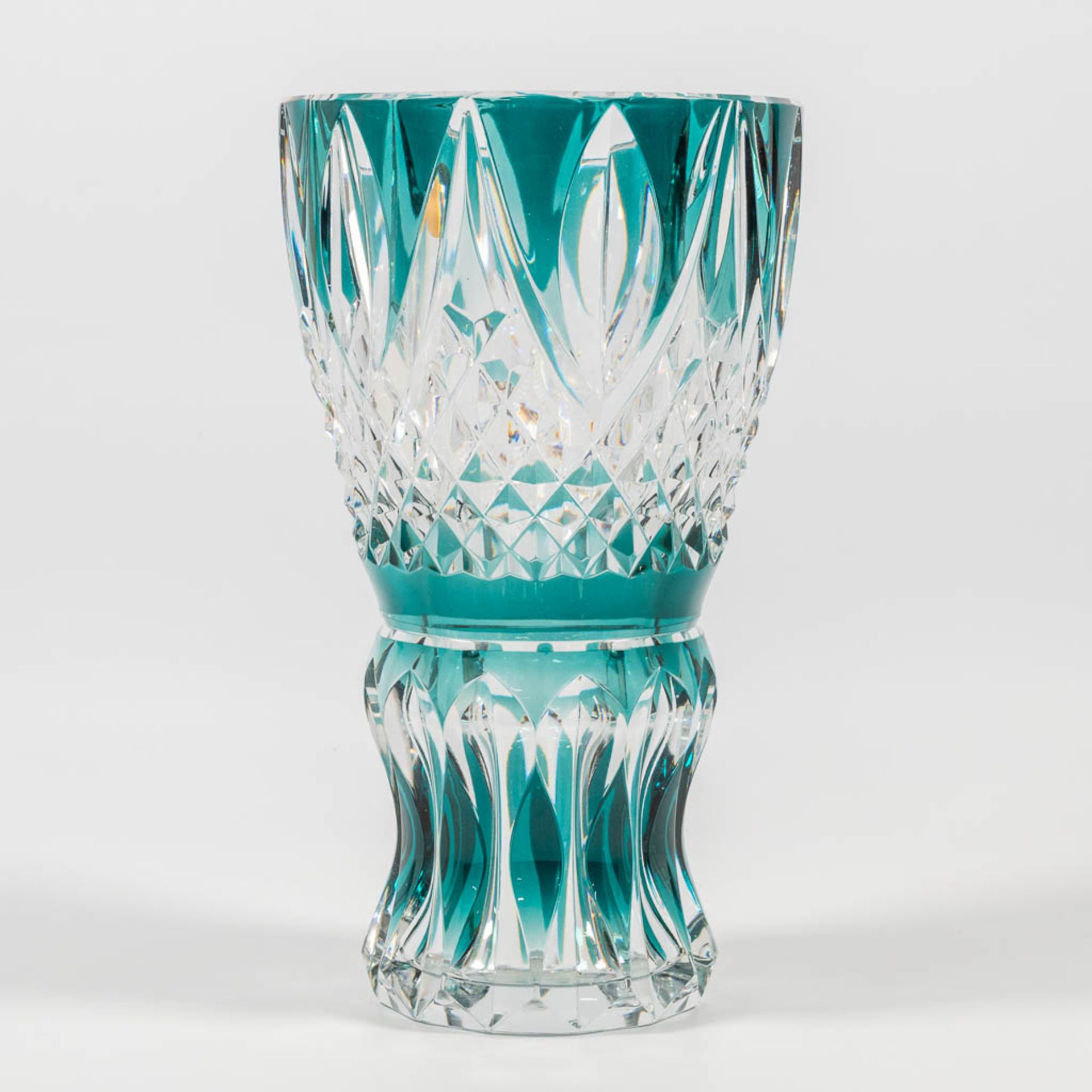 A large Val Saint Lambert crystal vase, marked with sticker and signature. - Image 6 of 13