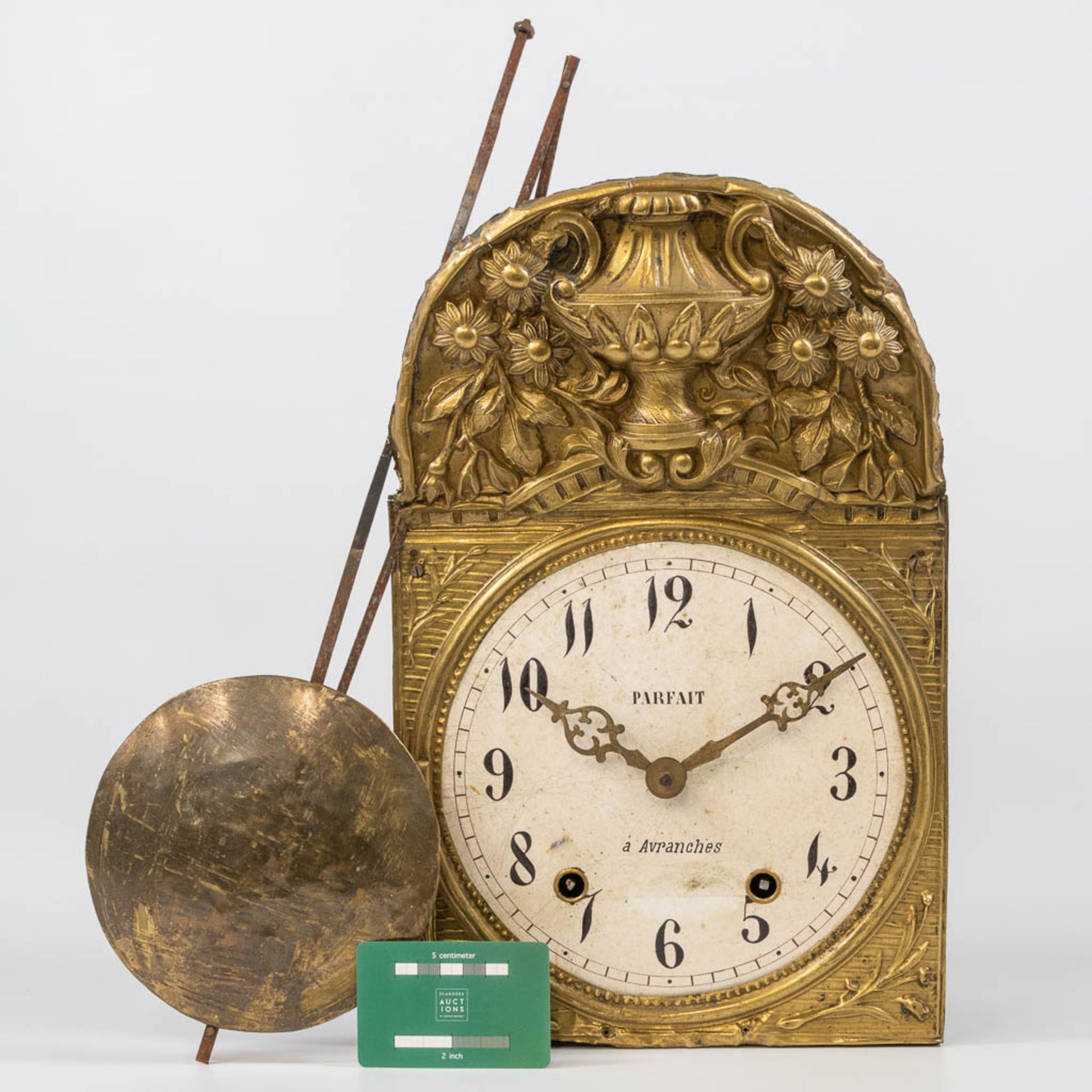 A collection of clocks and parts, a comptoise, an officers clock and table clock marked 'Jaeger Le C - Bild 8 aus 22