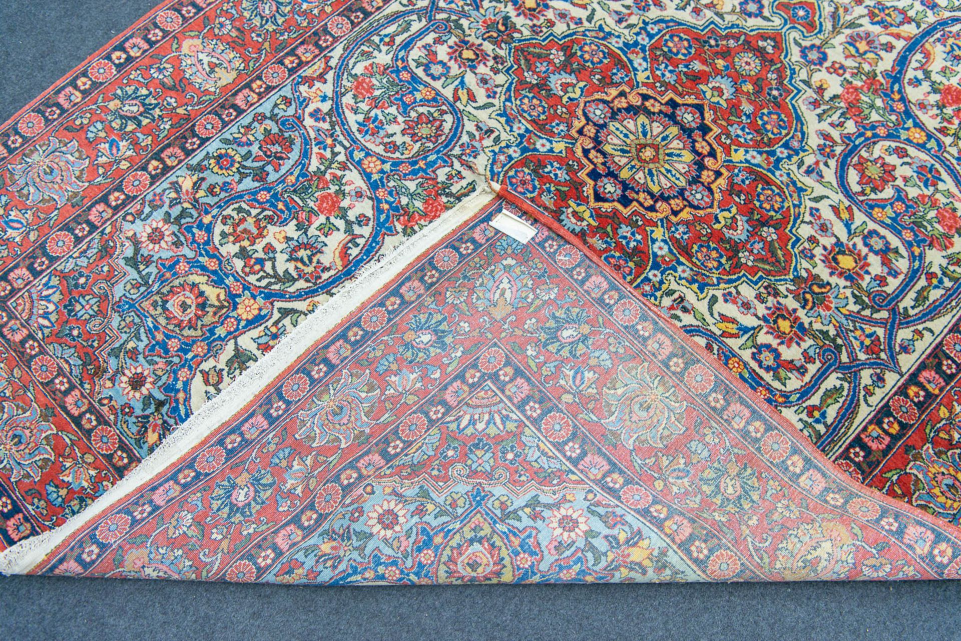 An Oriental, hand-made carpet. 205 x 145 - Image 4 of 10