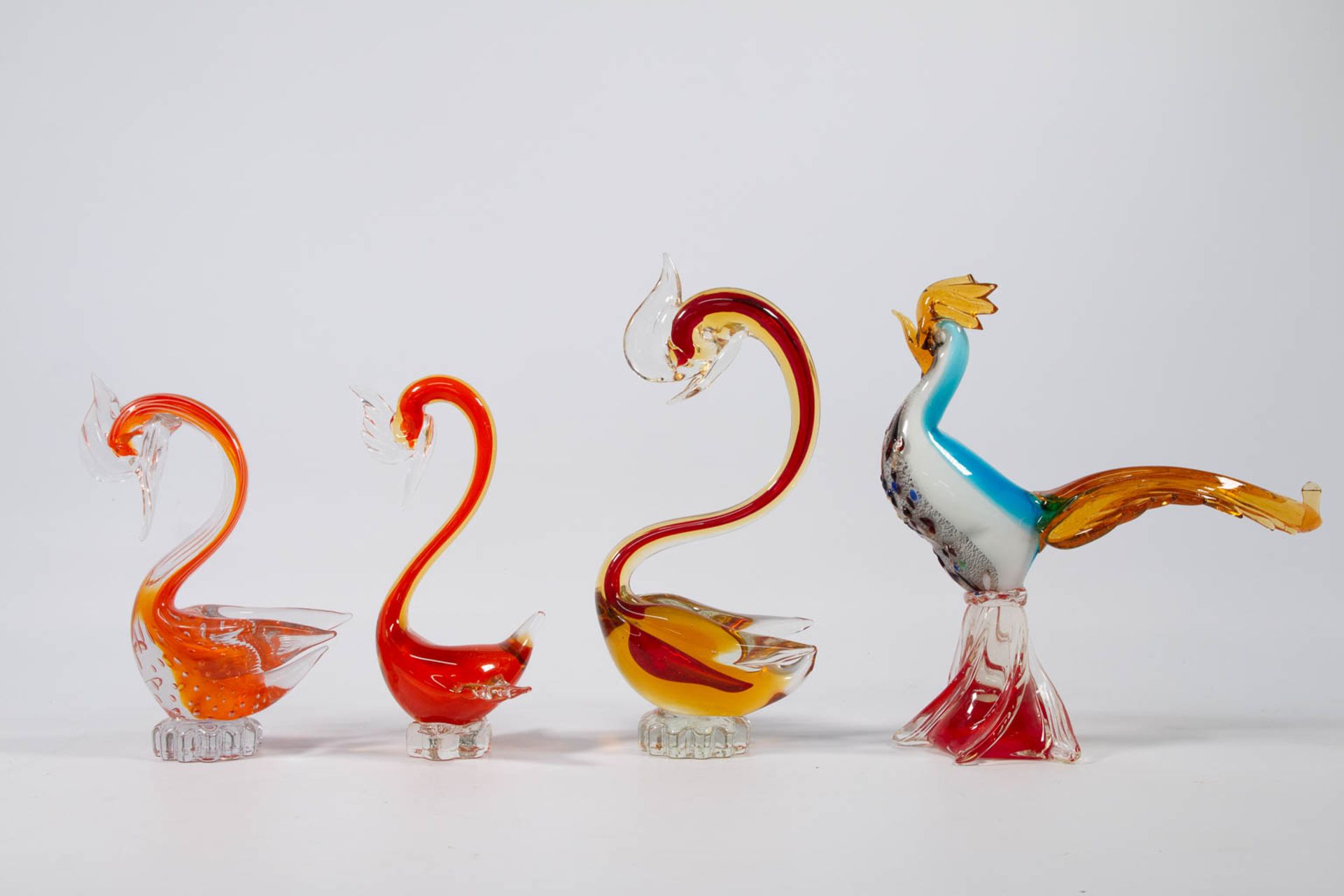 A collection of 7 Murano figurines of birds, Italy 20th century. - Bild 6 aus 18