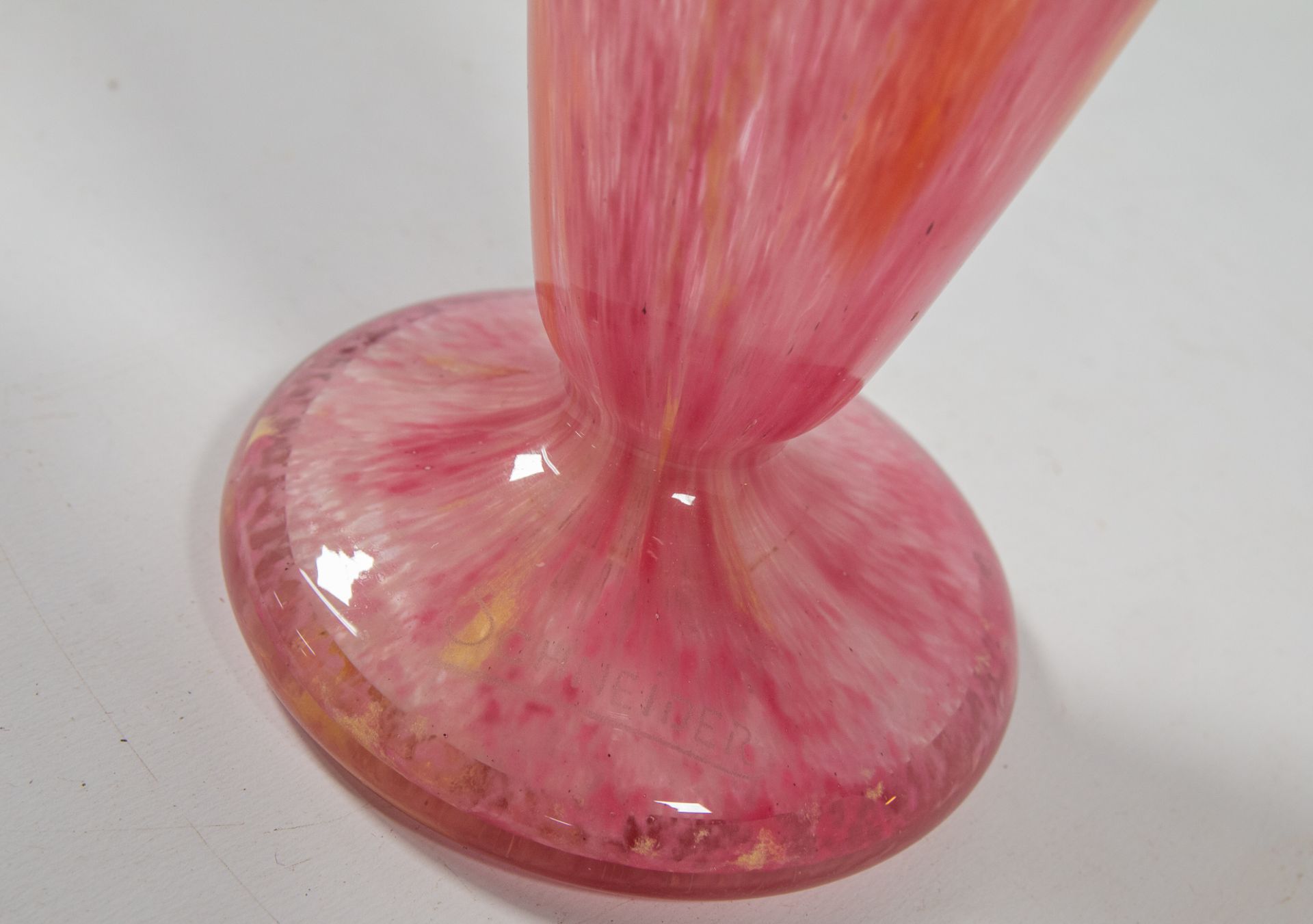 A Schneider Vase, 'pâte de verre or glass paste' vase of glass. Marked on base. - Image 13 of 16