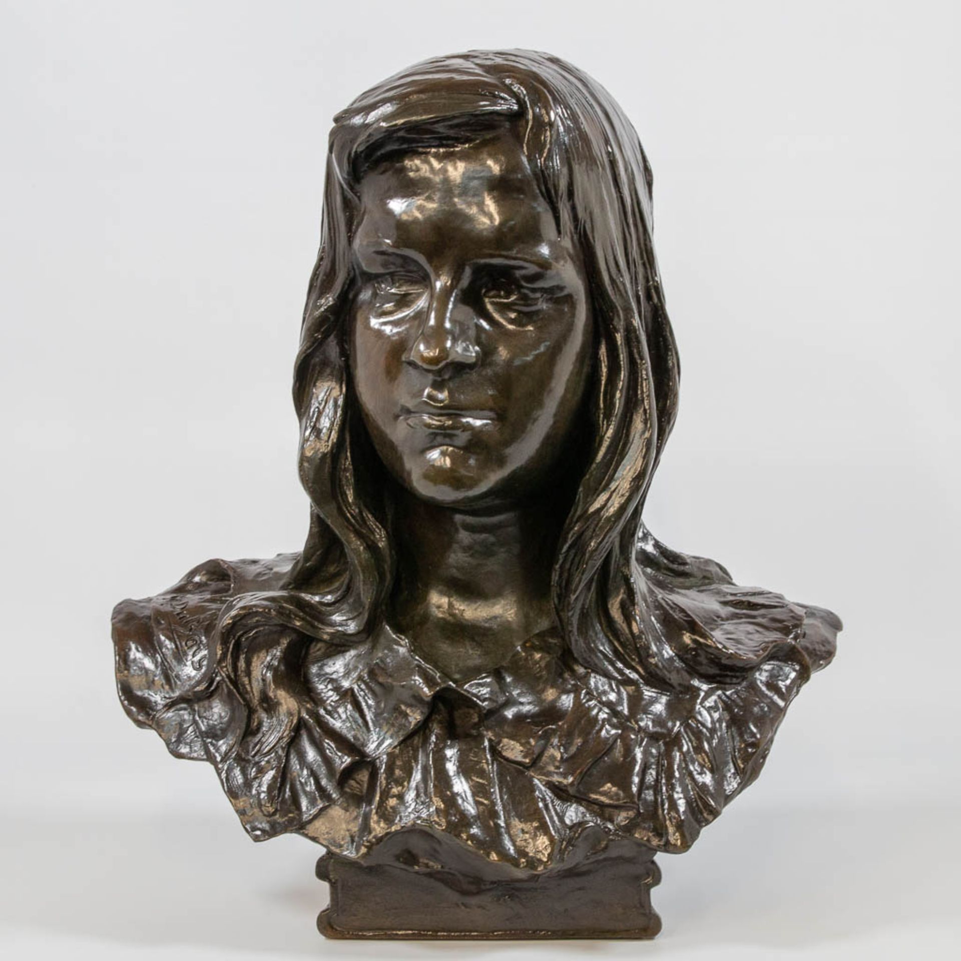 Paul DU BOIS (1858/59-1938) a bronze bust of a lady.