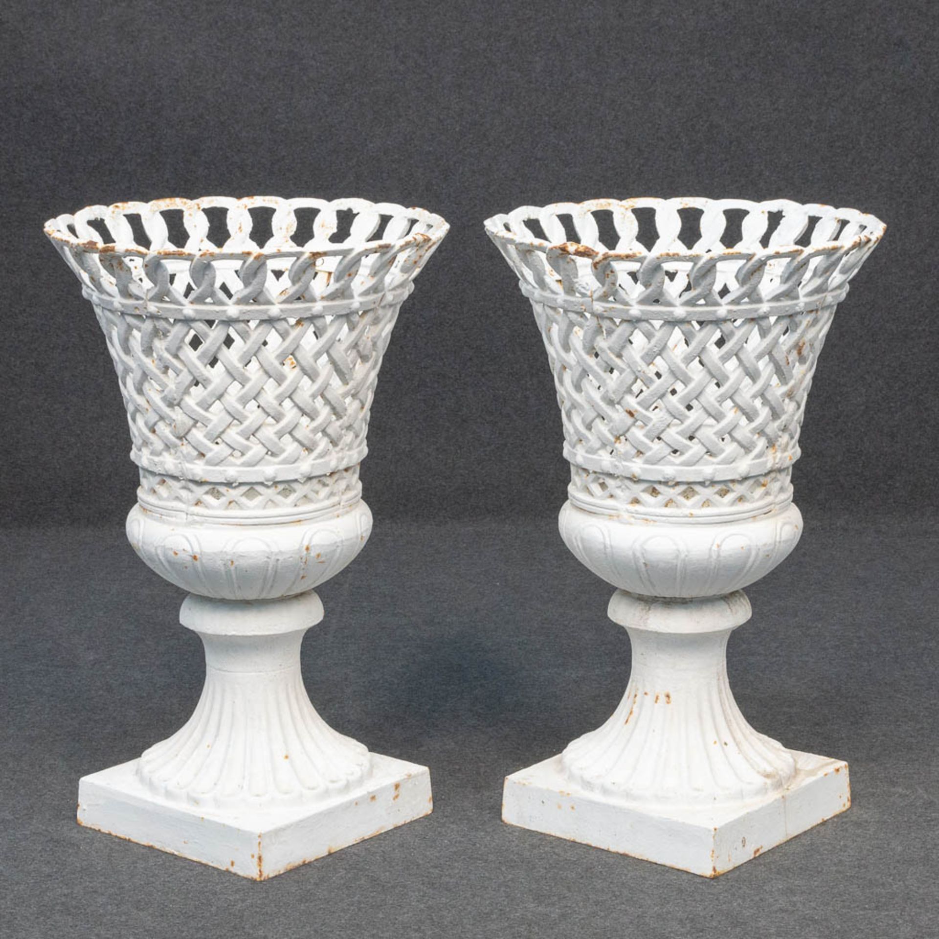 A pair of cast-iron garden vases, with basket style pattern. Second half of 20th century. - Image 12 of 17