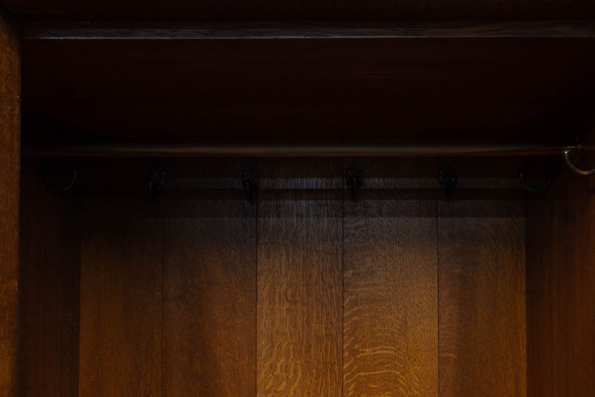 A portal cabinet, made un Utrecht, and made of oak combined with ebony, 19th century. - Bild 7 aus 22