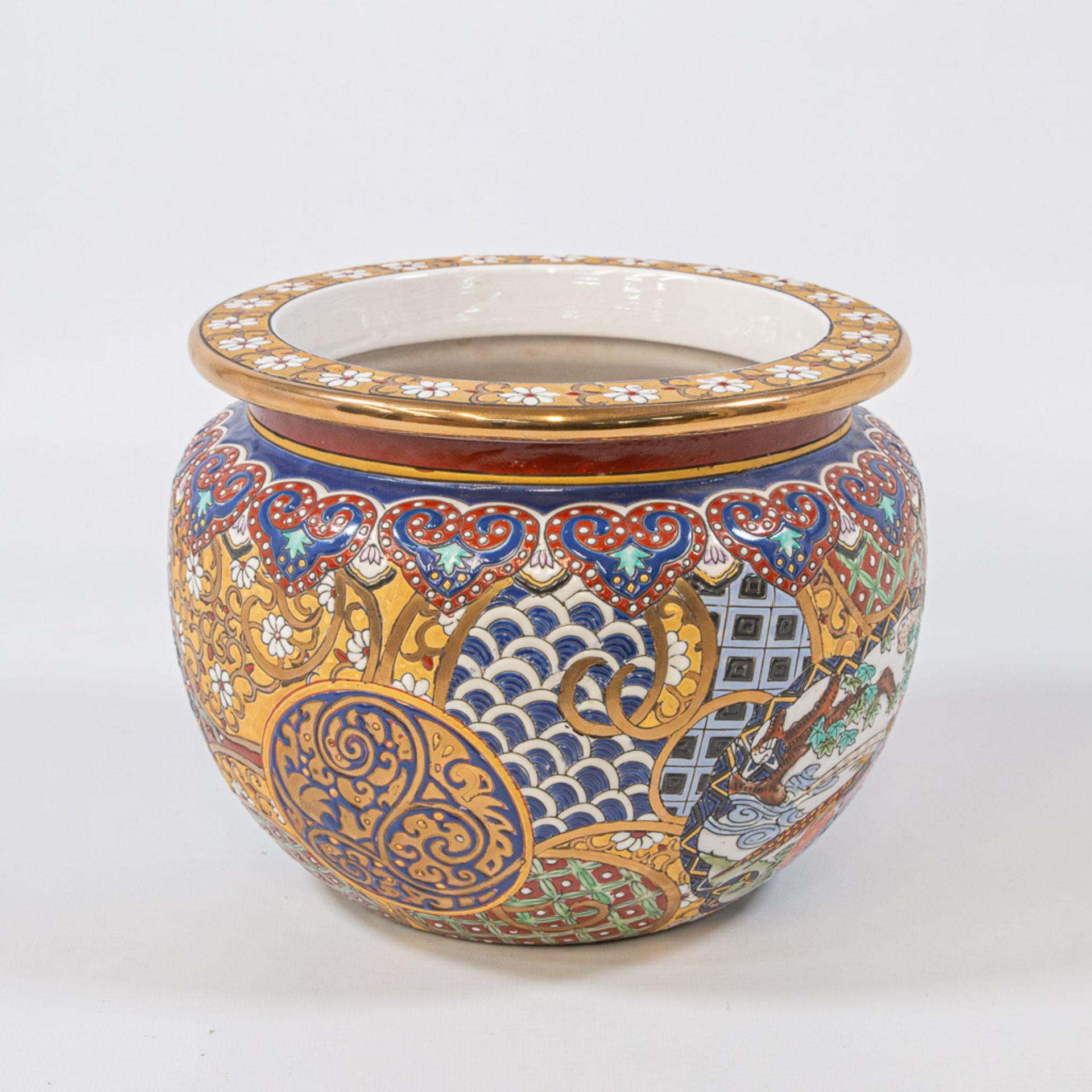 A Chinese fish bowl, marked Tonghzi. - Image 14 of 26