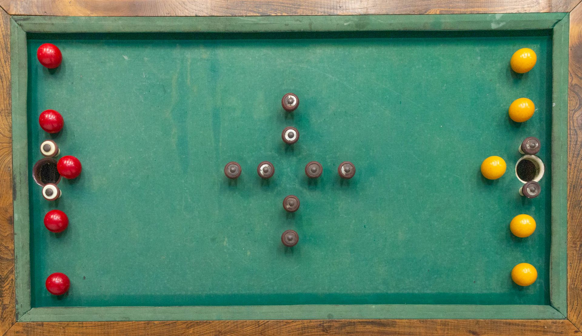 An antique bumper pool table. - Bild 12 aus 15