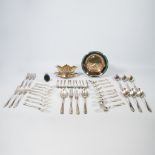 An assembled collection of silver and silver plated items.