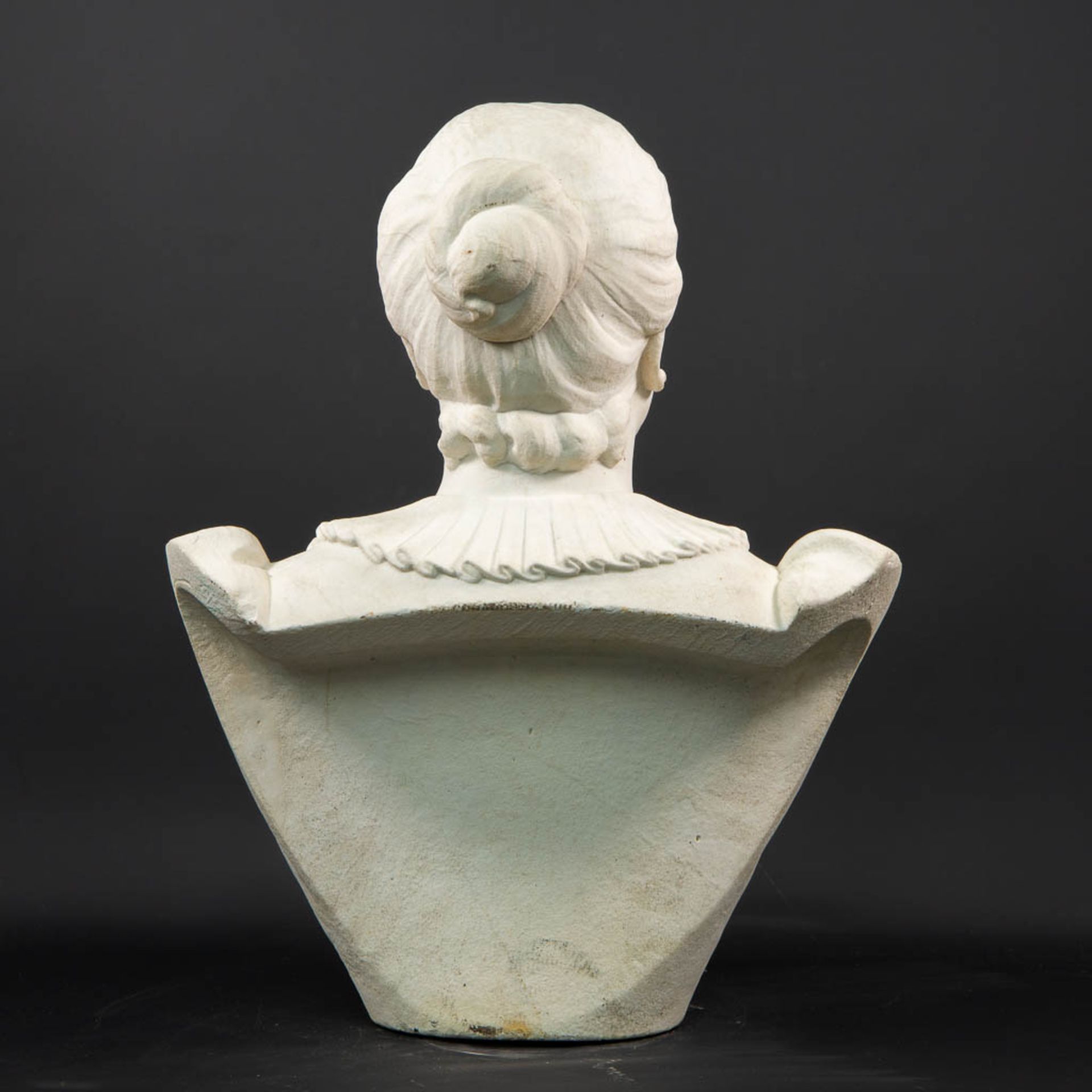 A Large bust sculptured from white Carrara marble illegibly marked on the left shoulder. - Bild 9 aus 17
