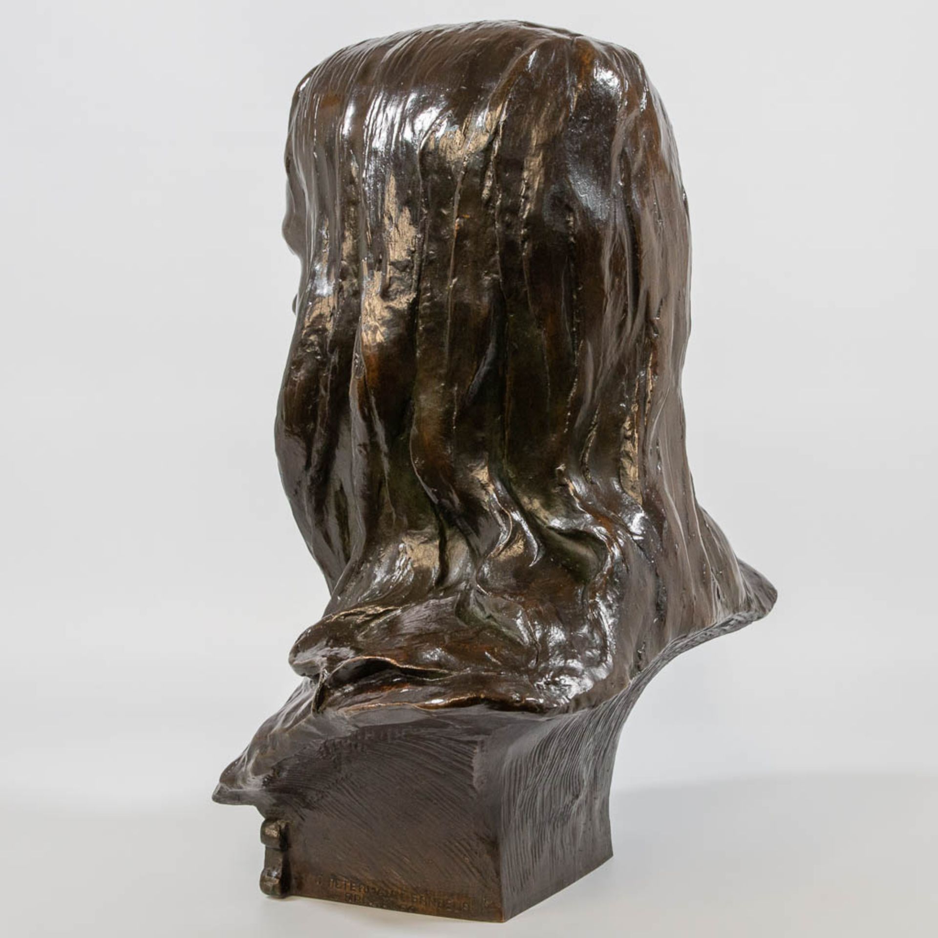 Paul DU BOIS (1858/59-1938) a bronze bust of a lady. - Bild 4 aus 12