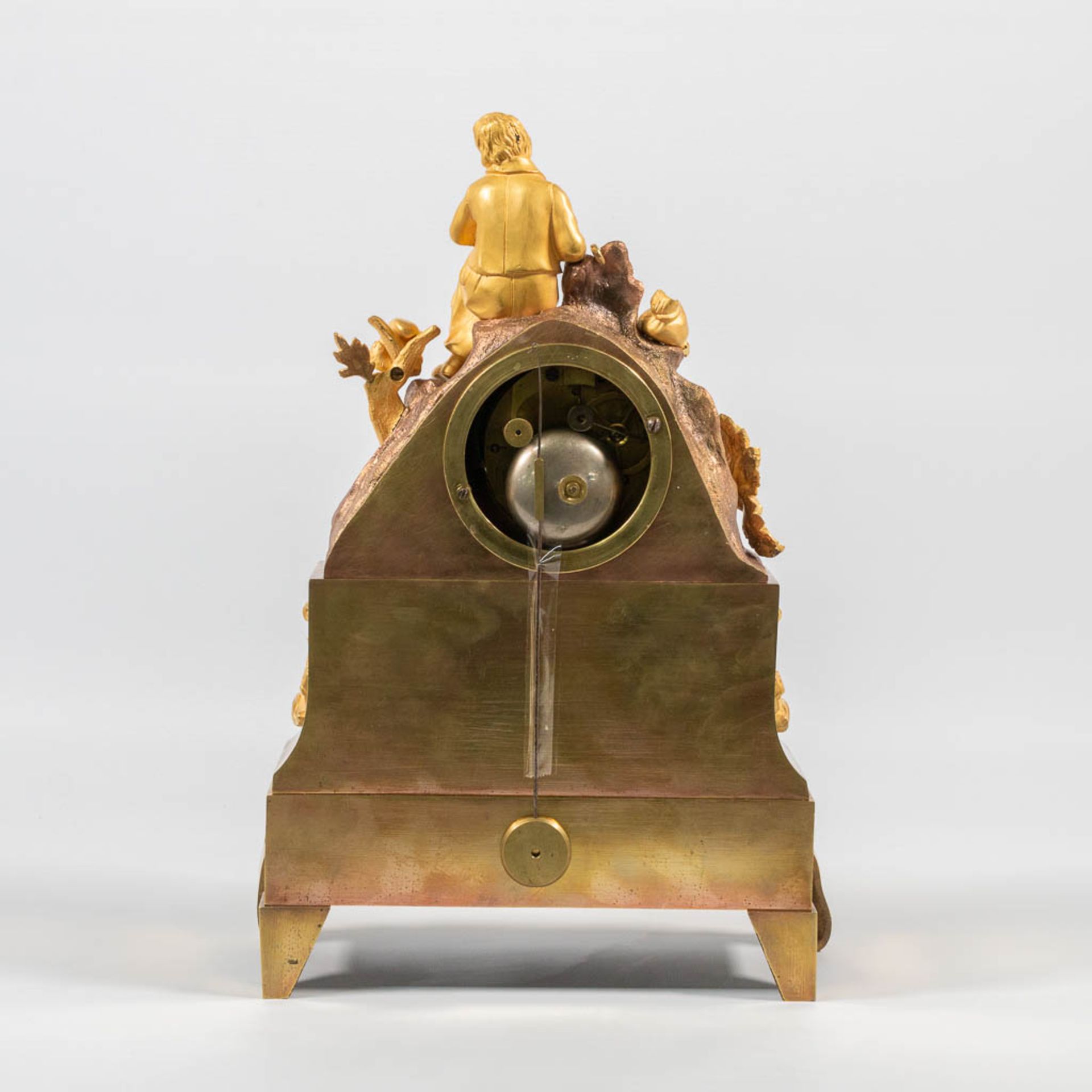 An Ormolu Bronze Mantle Clock with Romantic Scene - Image 4 of 13