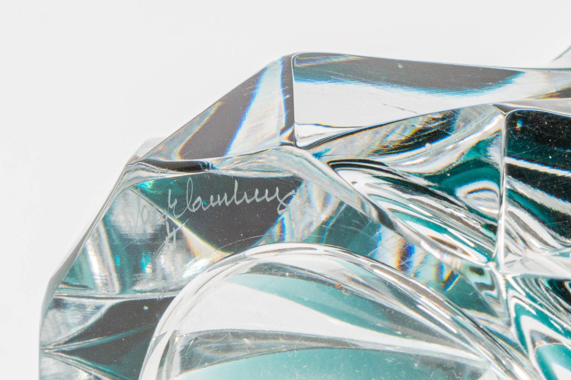 A large Val Saint Lambert crystal vase, marked with sticker and signature. - Image 12 of 13