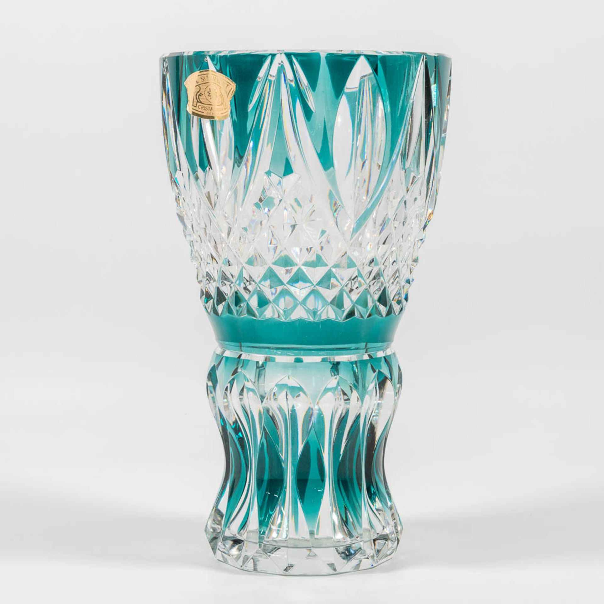 A large Val Saint Lambert crystal vase, marked with sticker and signature. - Image 7 of 13