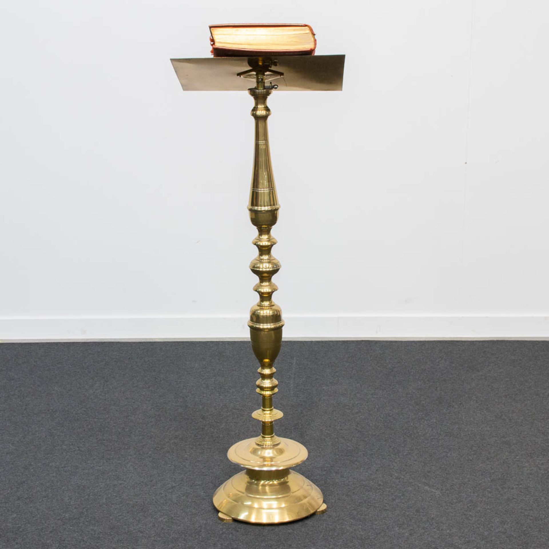 A Bronze standing lectern for church, combined with a Missale Romanum church book. - Bild 7 aus 16