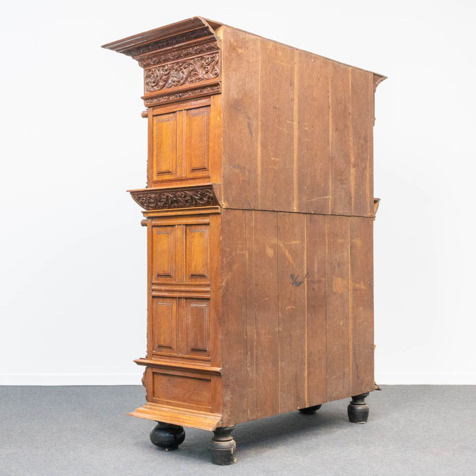 A cabinet, made in Flemish renaissance style, oak with fine sculptures, 19th century. - Image 6 of 27