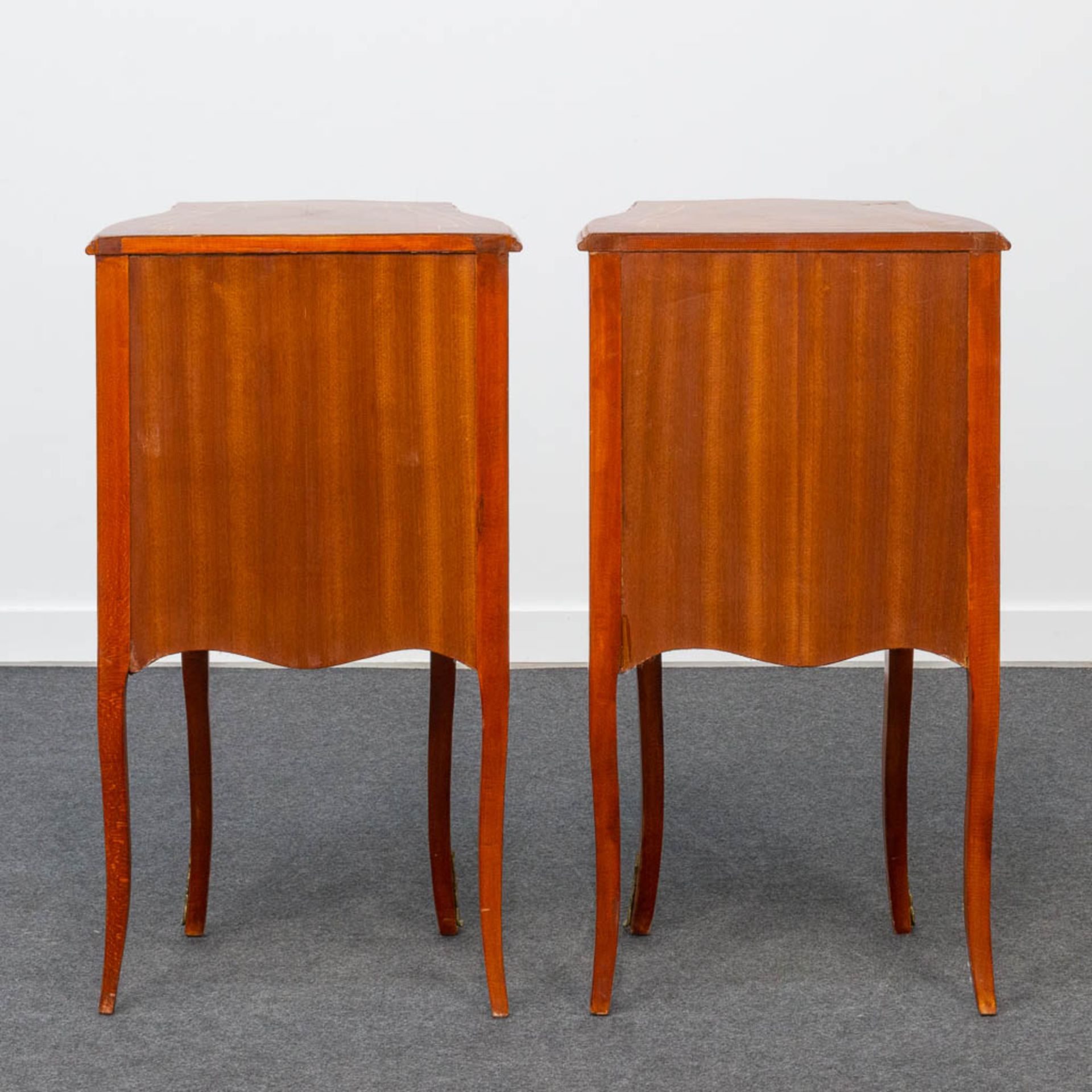 A pair of bronze mounted nightstands, inlaid with marquetry. Second half of the 20th century. - Image 6 of 22