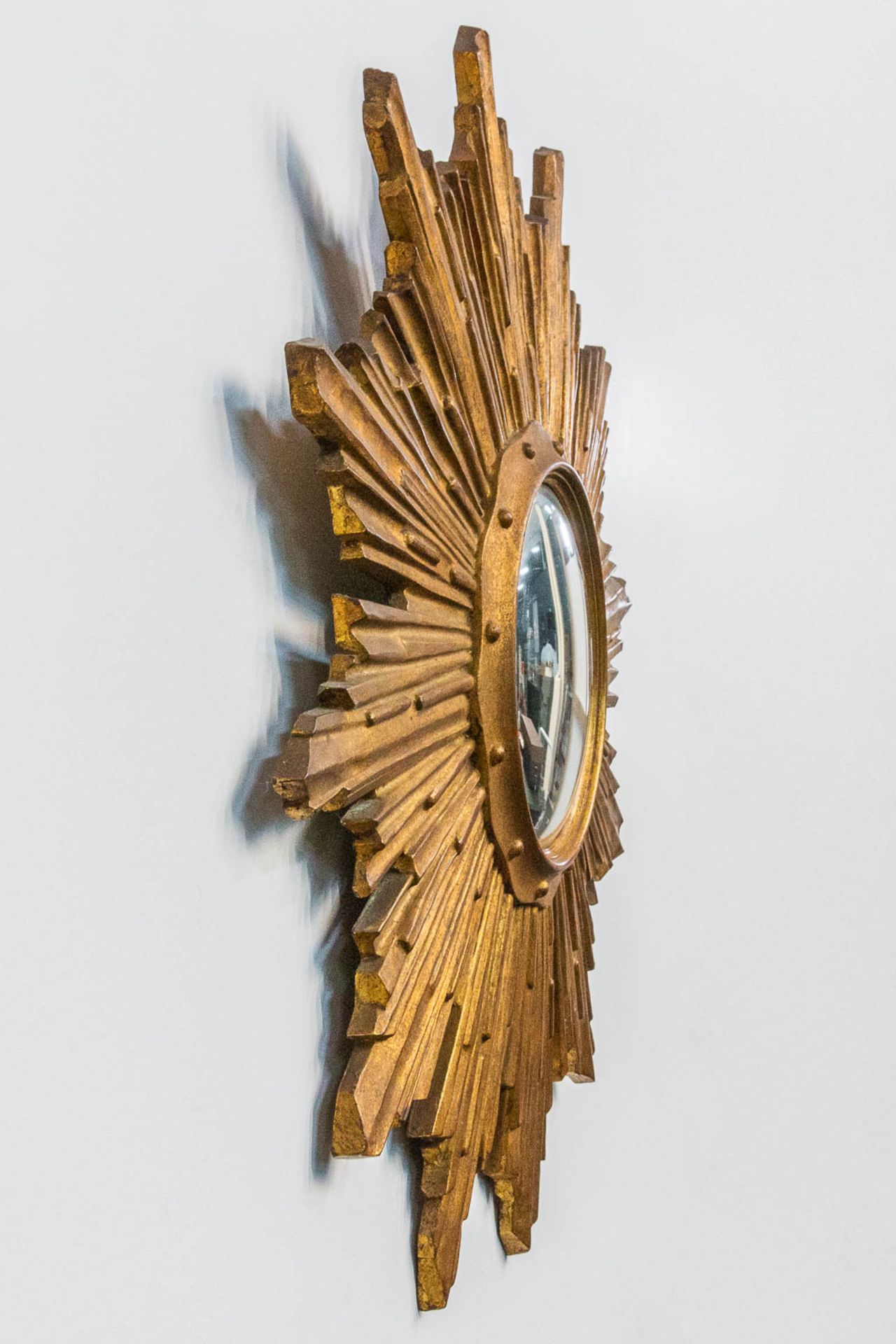 A collection of 2 sunburst mirrors, made of wood, 1960's. - Image 4 of 12