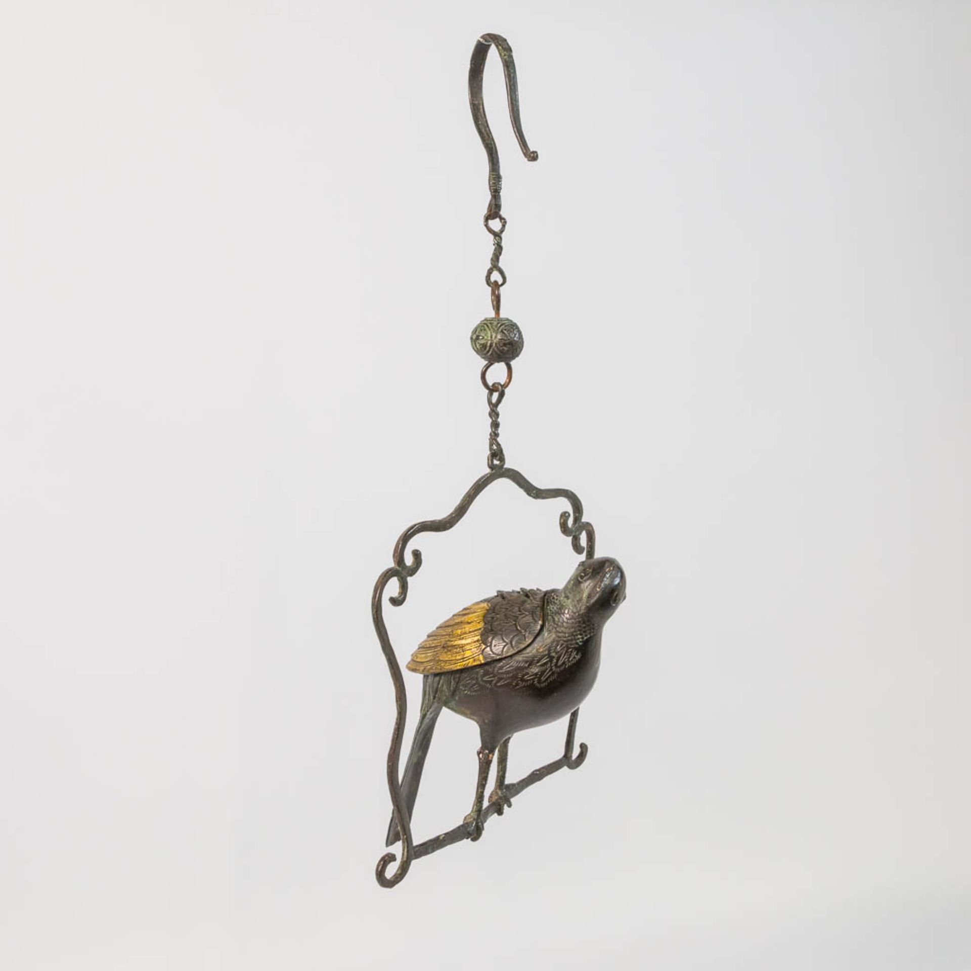 A bronze Brule Parfum Insence Burner, depicting a gold plated bird. Japan, Meji Periode, 19th centur - Image 7 of 21