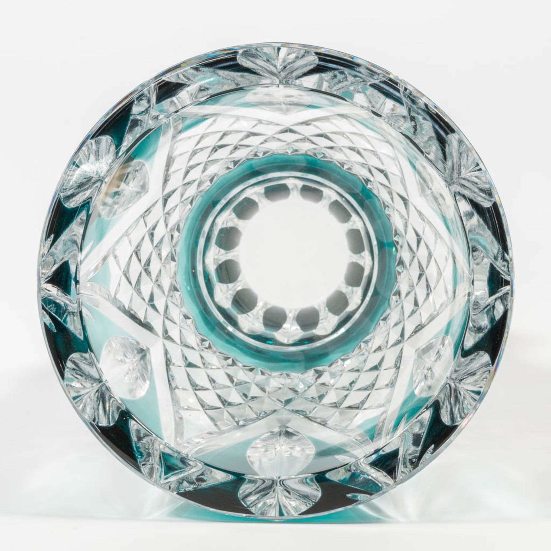 A large Val Saint Lambert crystal vase, marked with sticker and signature. - Image 10 of 13