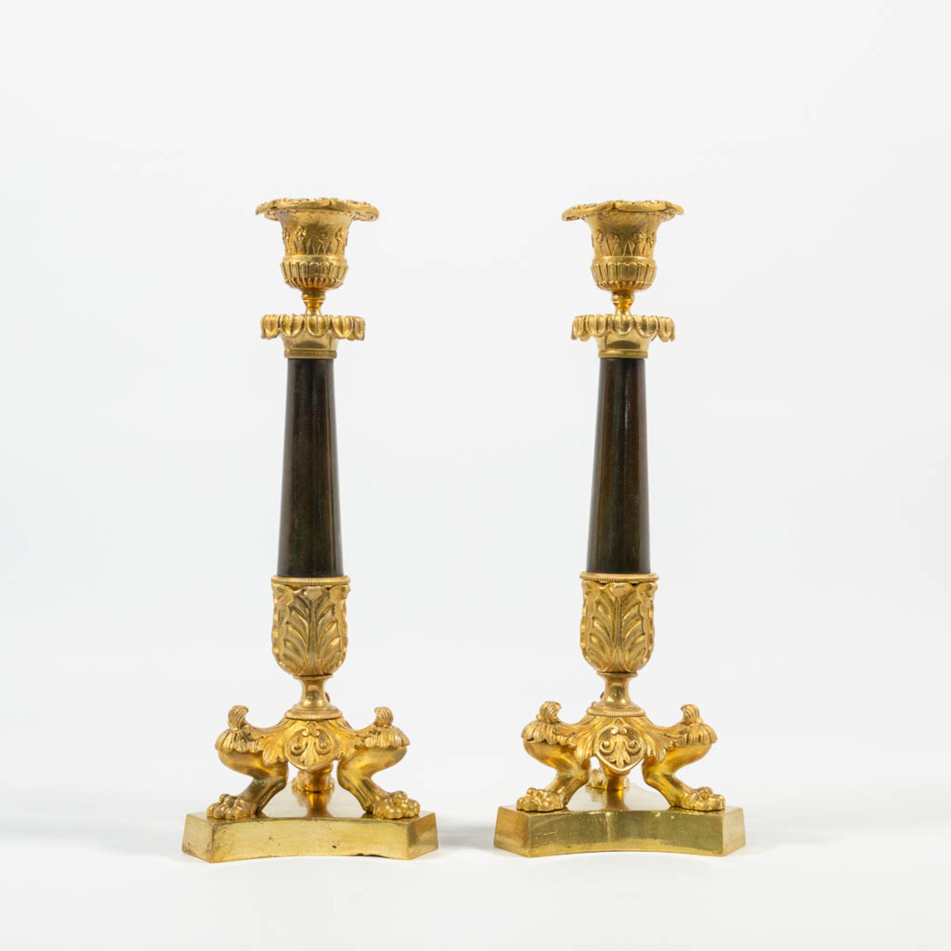 A pair of candlesticks made of ormolu bronze, Napoleon 3 style, 19th century. - Bild 5 aus 11