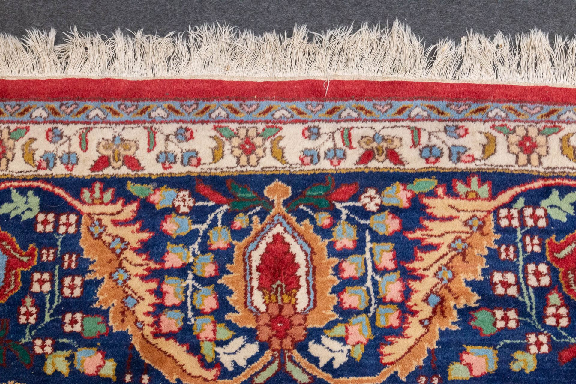 An Oriental, hand-made carpet 348 x 258 - Image 4 of 9