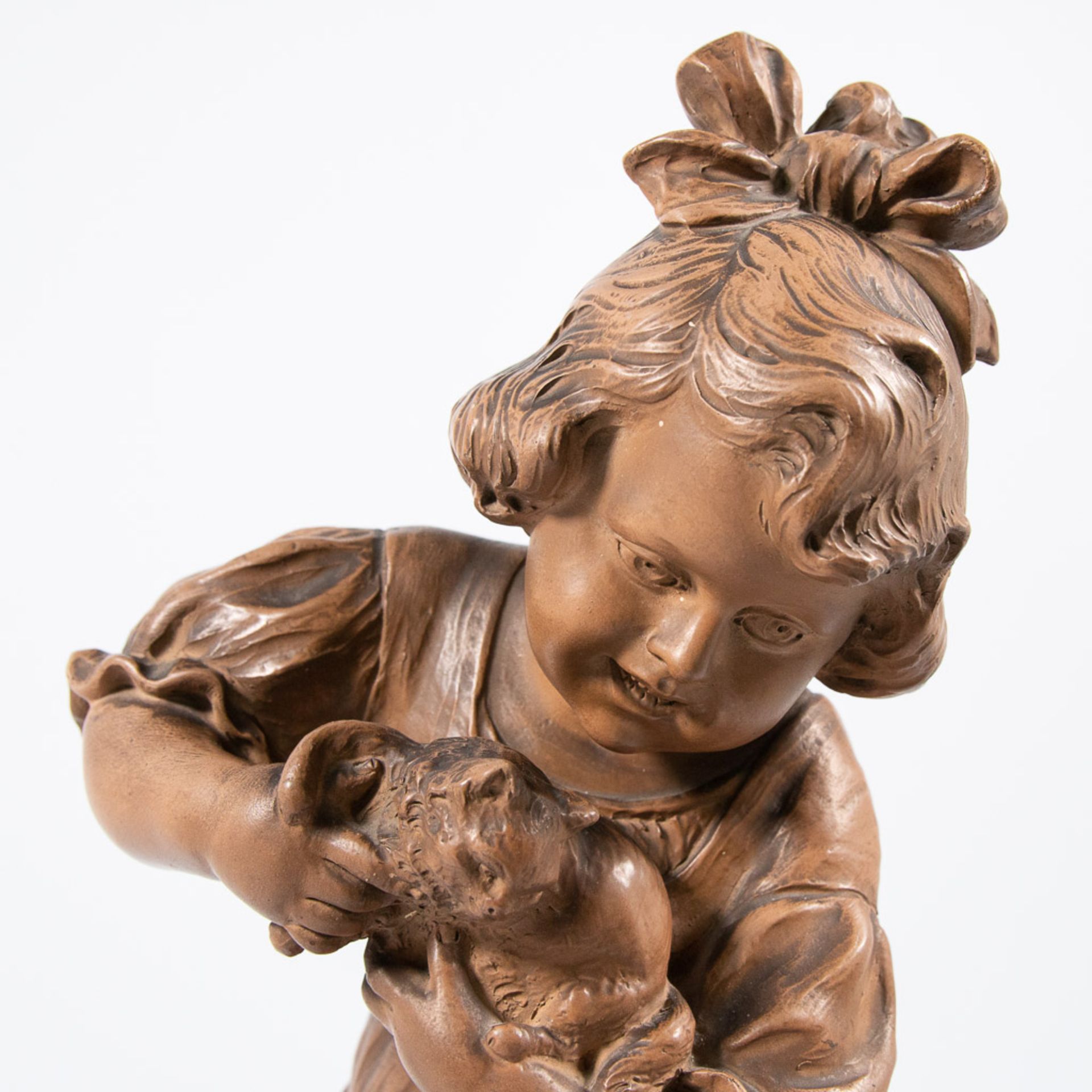 Gustave VAN VAERENBERGH (1873-1927) A statue made of terracotta of a child. - Bild 15 aus 20