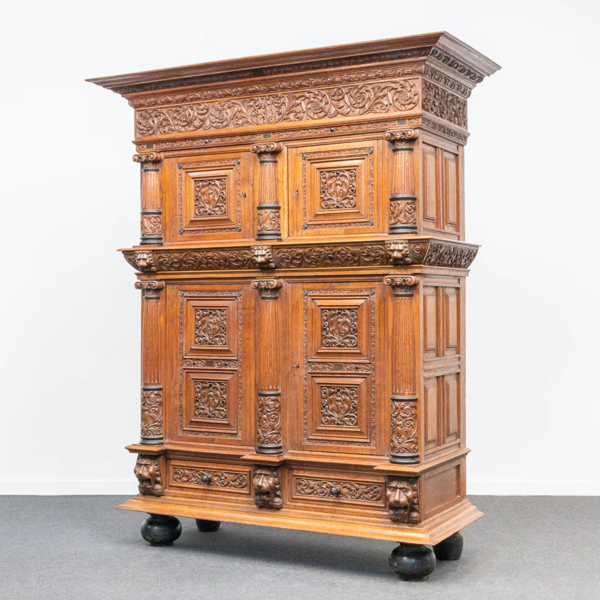 A cabinet, made in Flemish renaissance style, oak with fine sculptures, 19th century. - Image 9 of 27