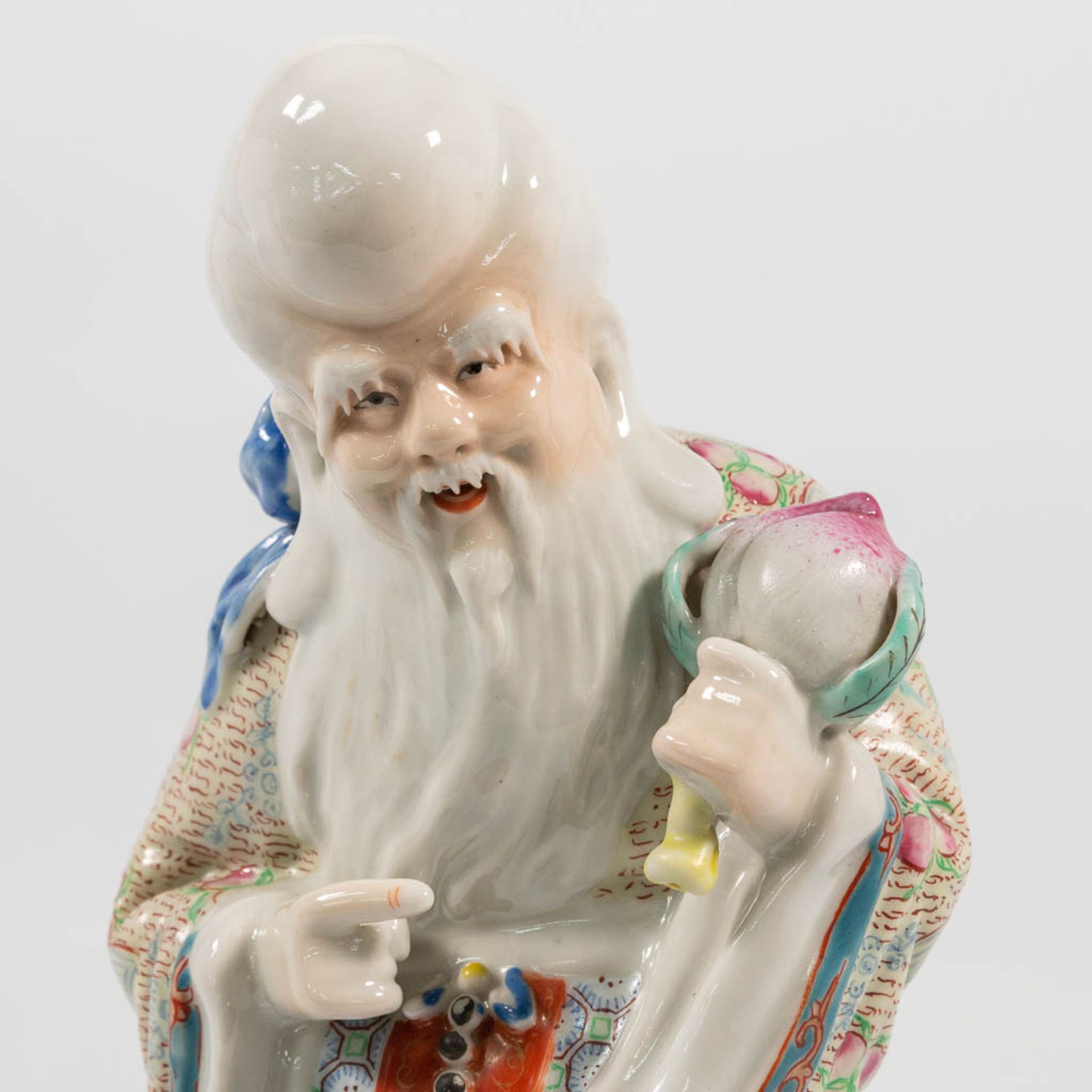 A Collection of 4 Chinese immortal figurines, made of porcelain. - Image 4 of 25