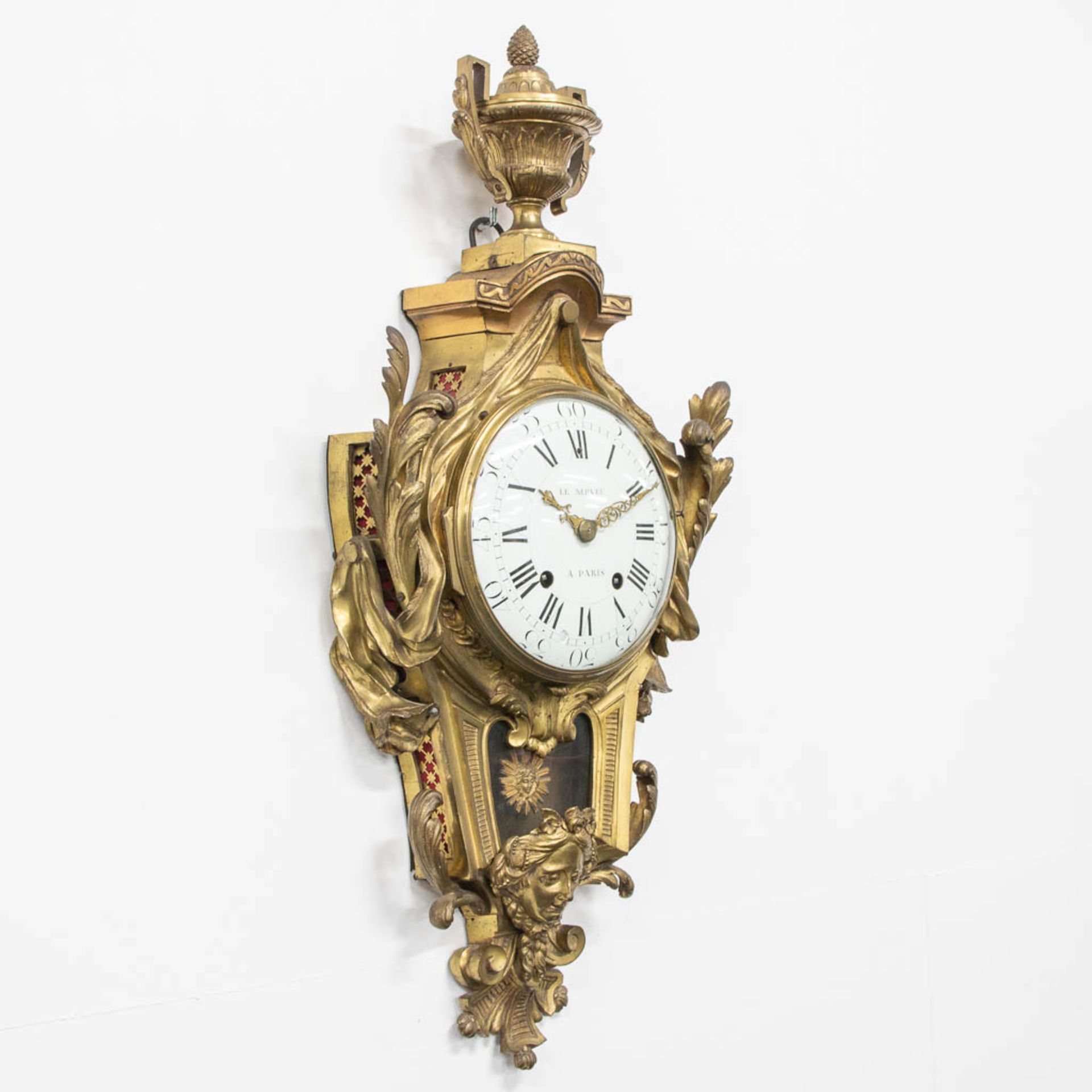 A cartel clock 'Le Nepveu à Paris'. Bronze case in Louis XV style - Bild 4 aus 16