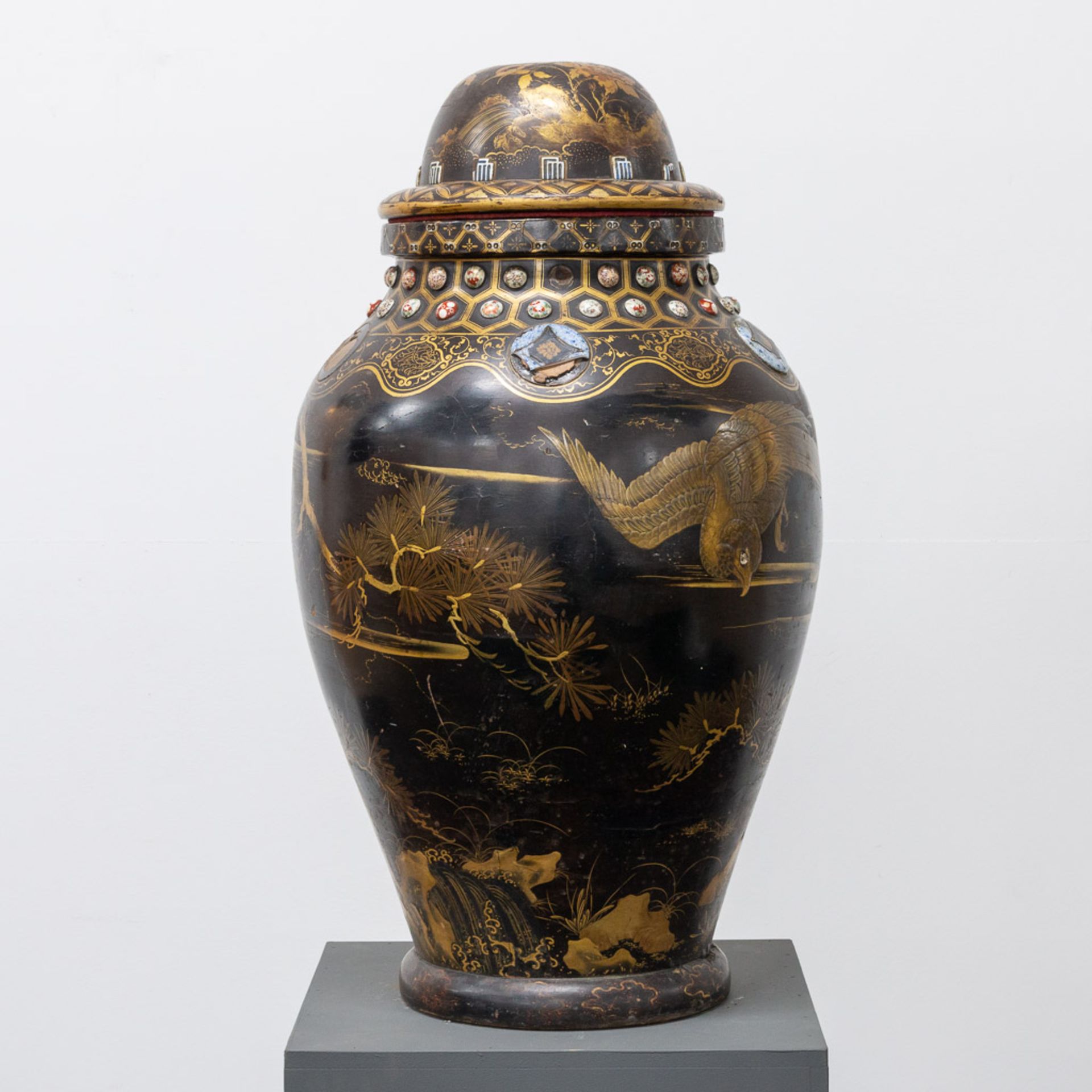 A large Japanese display vase, made of terracotta combined with wood. - Image 5 of 38