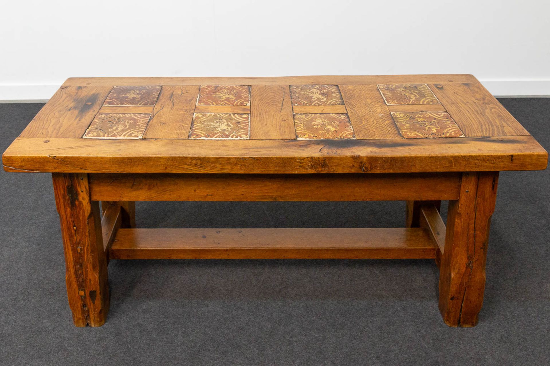 A Rustic coffee table with 8 inlaid tiles with Flemish Lion, probably made in the south of West-Flan - Image 10 of 14