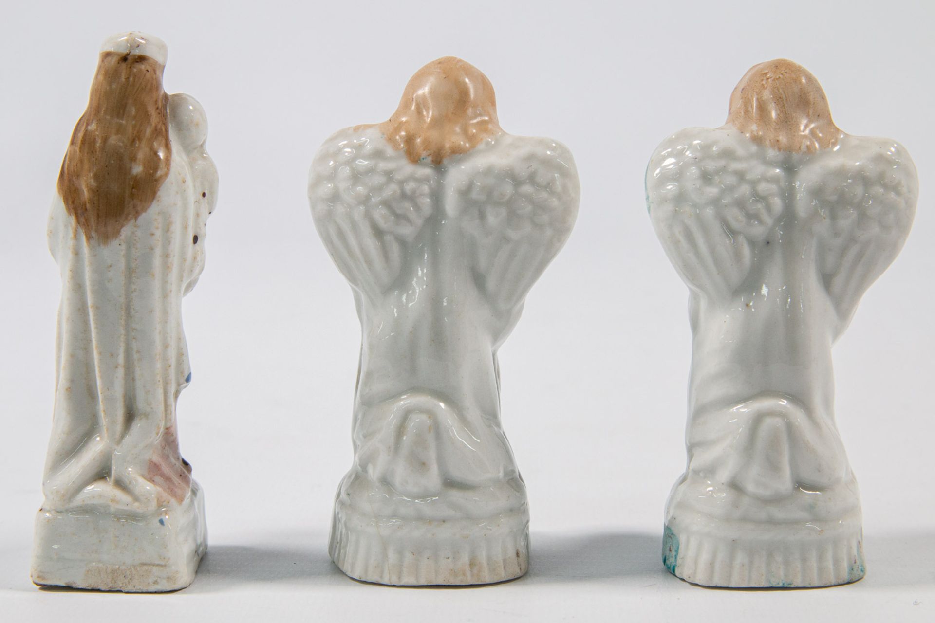 A collection of 11 bisque porcelain holy statues, Mary, Joseph, and Madonna. - Image 34 of 49