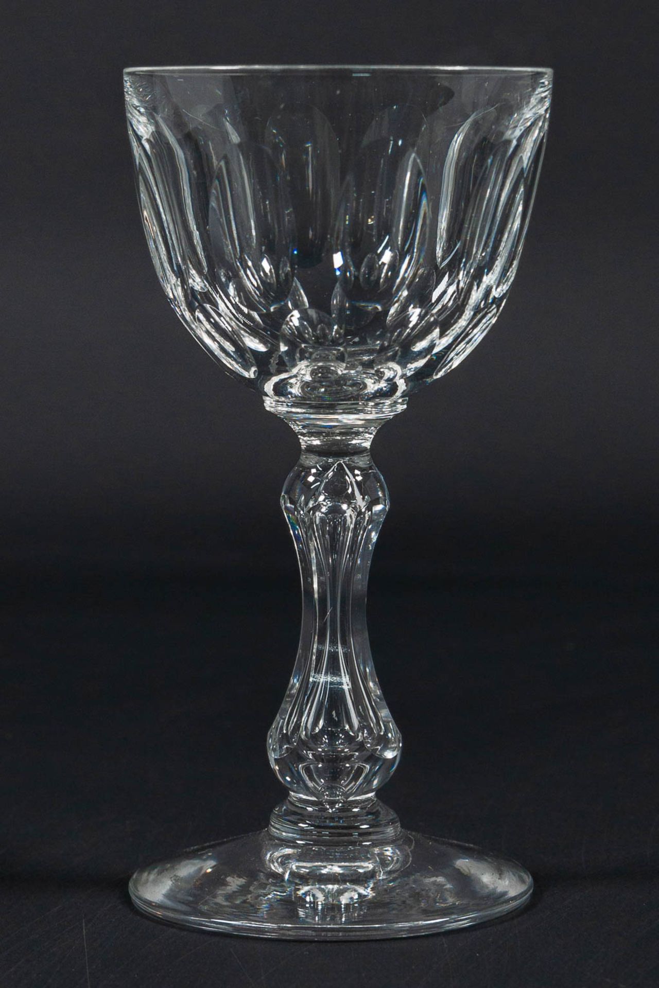 A collection of 34 antique cyrstal glasses with cut sides. - Image 3 of 6