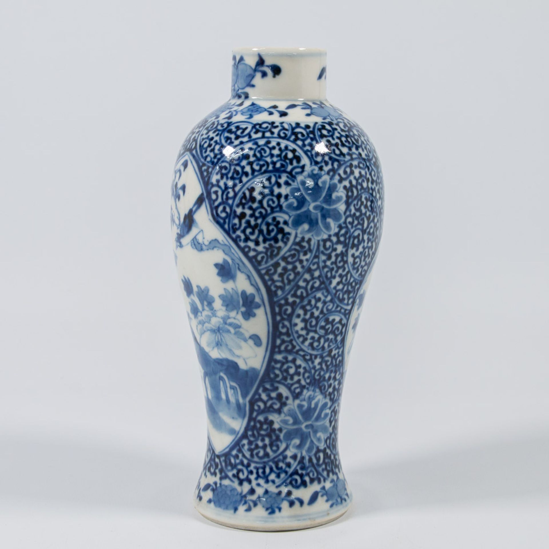 A Chinese vase, blue and white, marked Kangxi. - Image 4 of 32