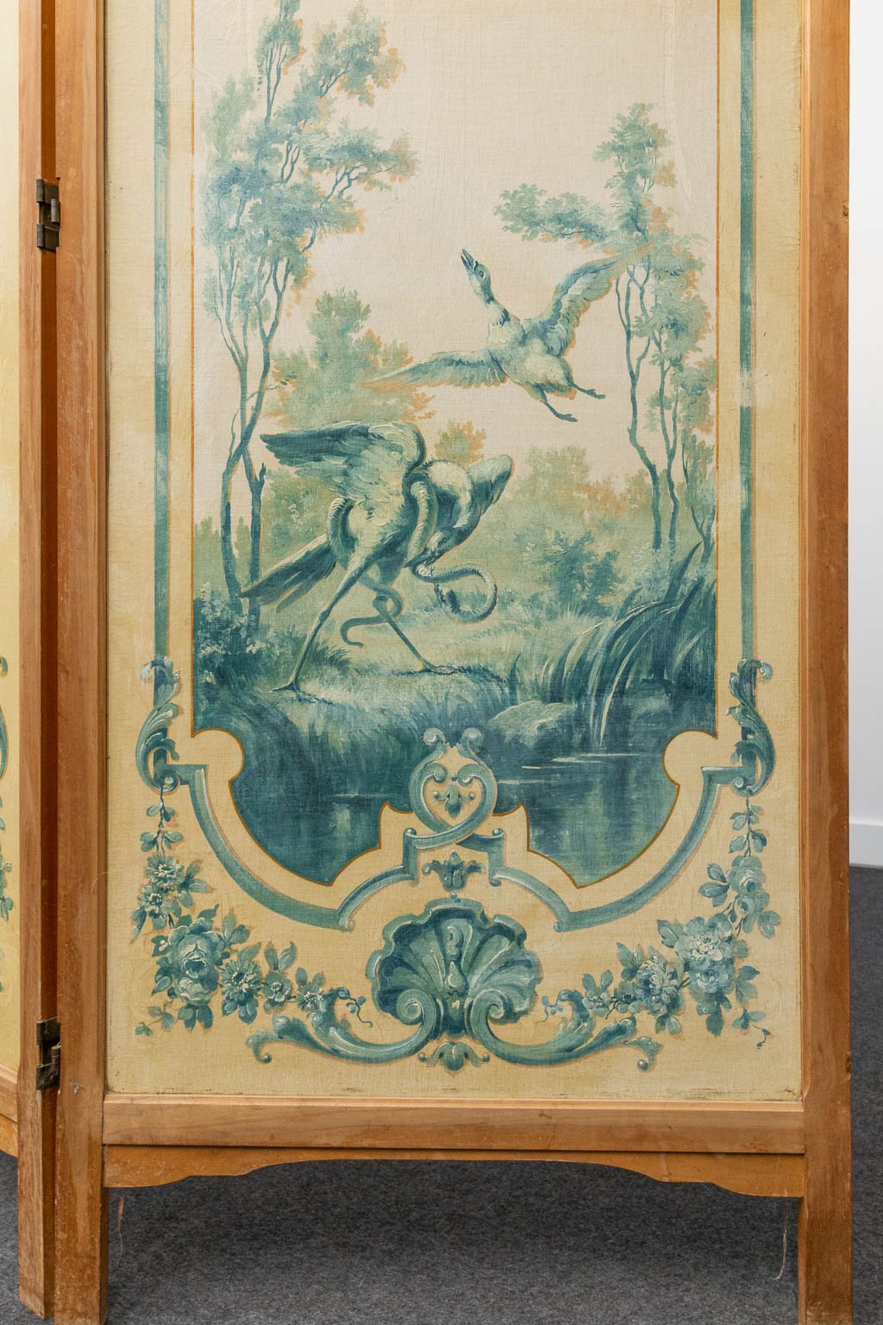 A hand painted folding screen / Room Divider with birds and landscapes - Bild 15 aus 21