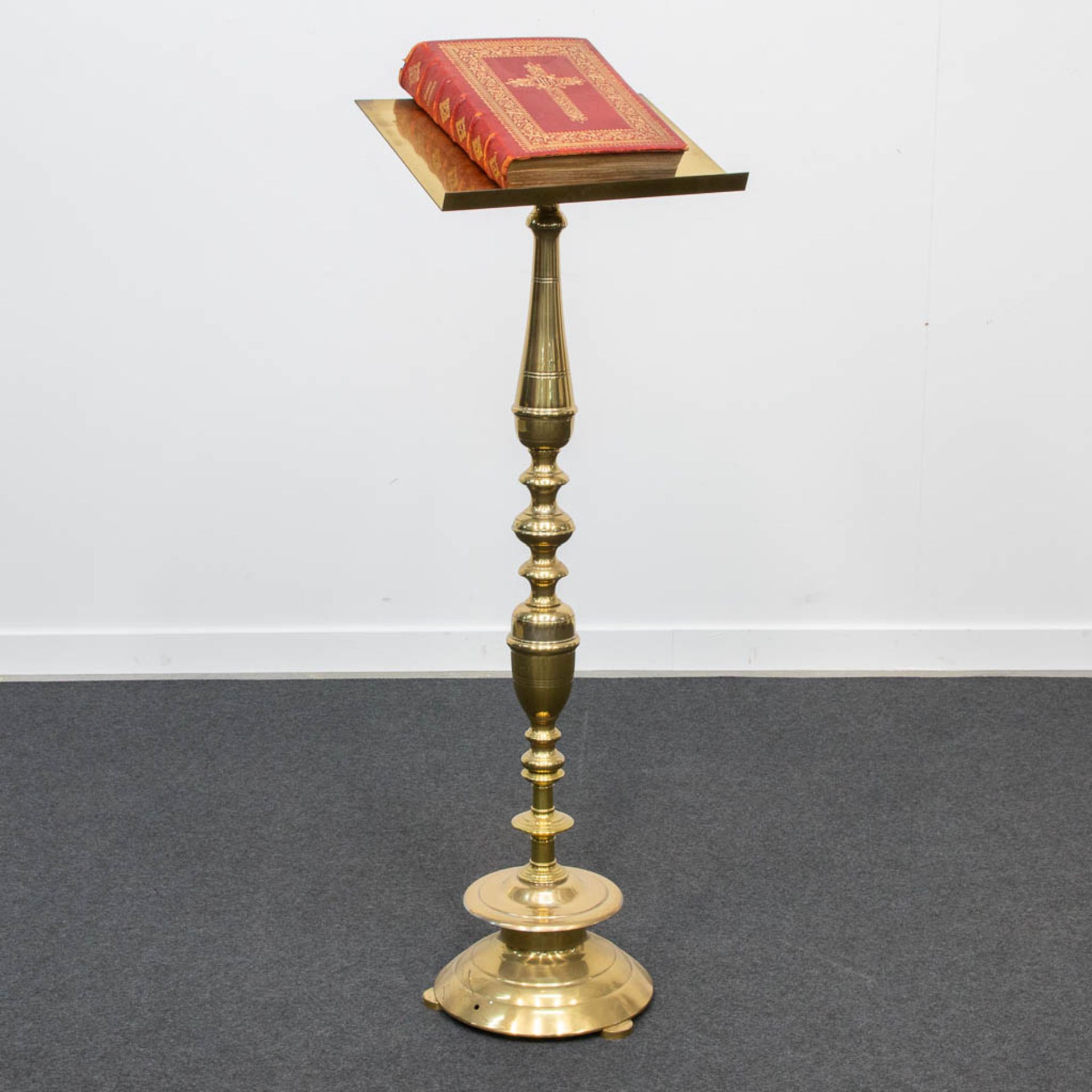 A Bronze standing lectern for church, combined with a Missale Romanum church book. - Bild 15 aus 16