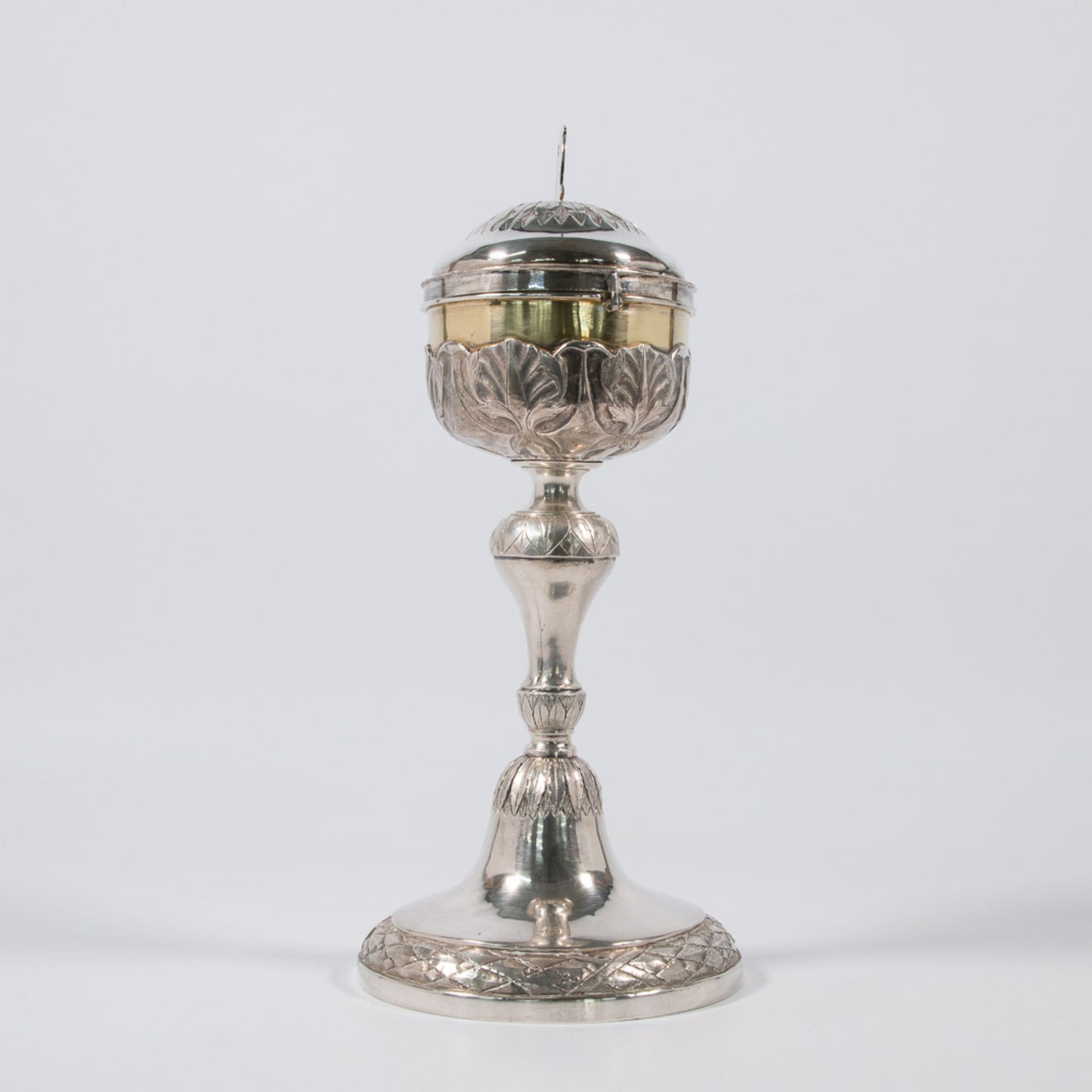 An antique, silver ciborium. - Image 4 of 10