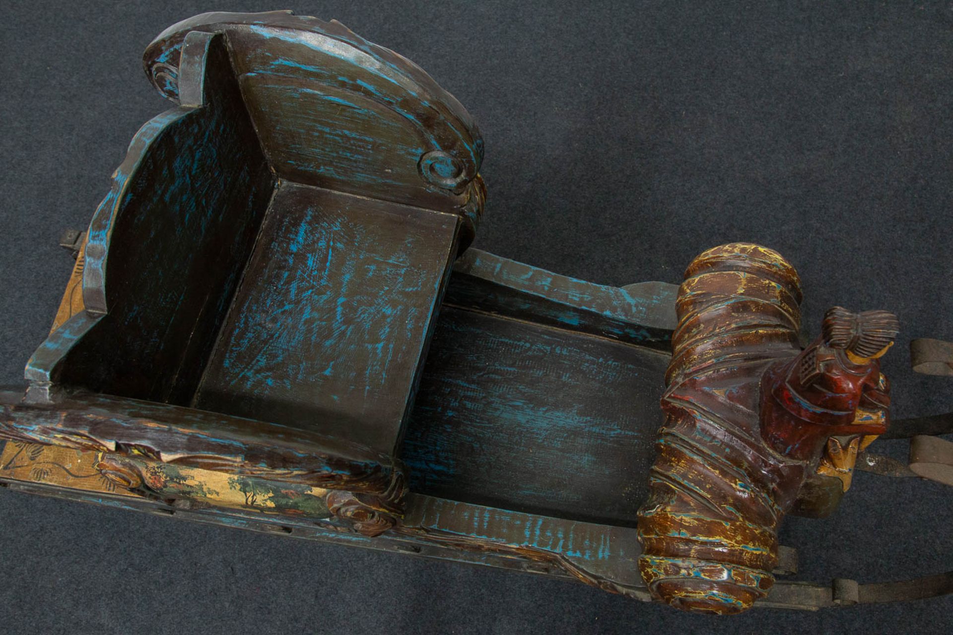 A large, hand-painted sledge, 20th century. - Image 17 of 25