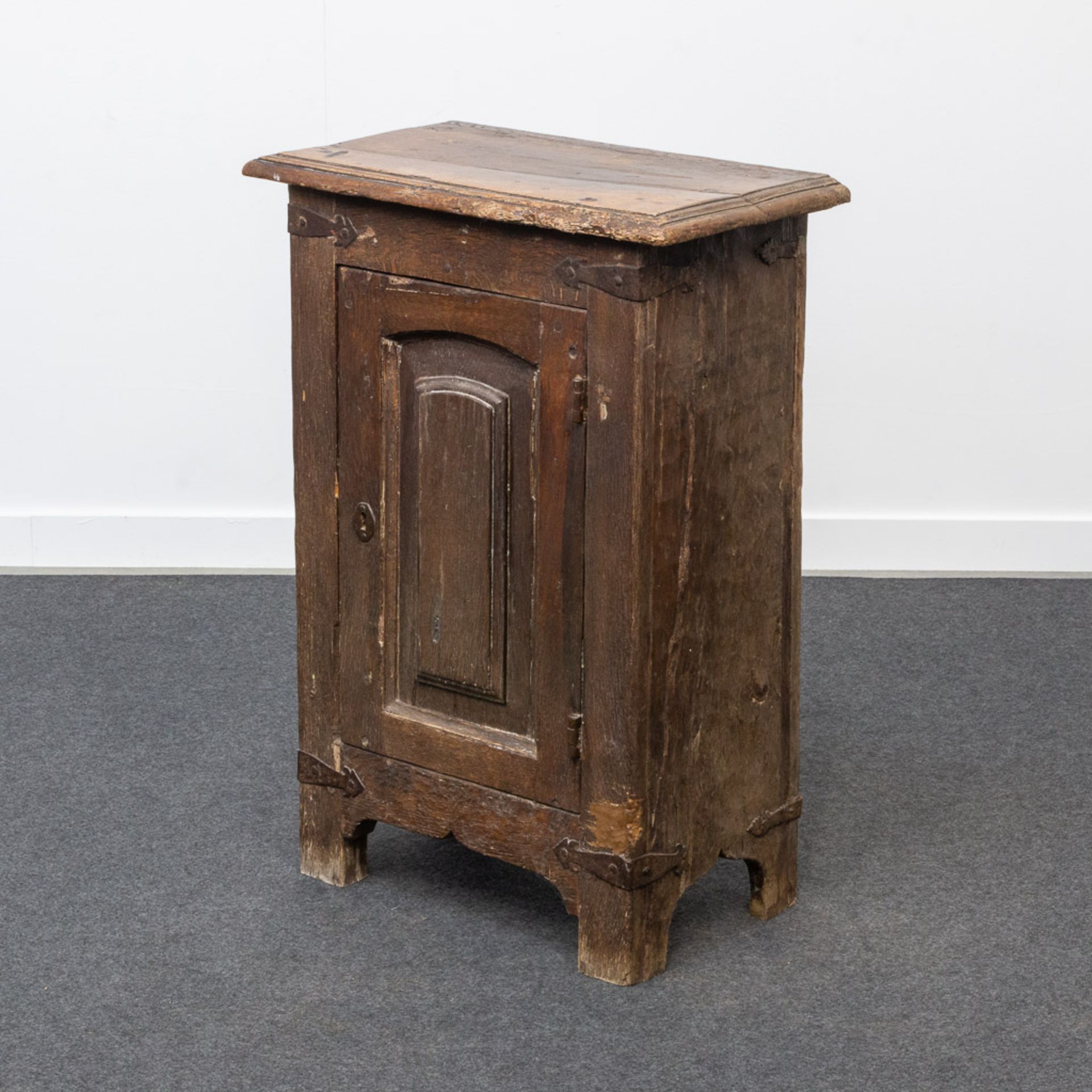 A One door cabinet, oak. - Image 7 of 25