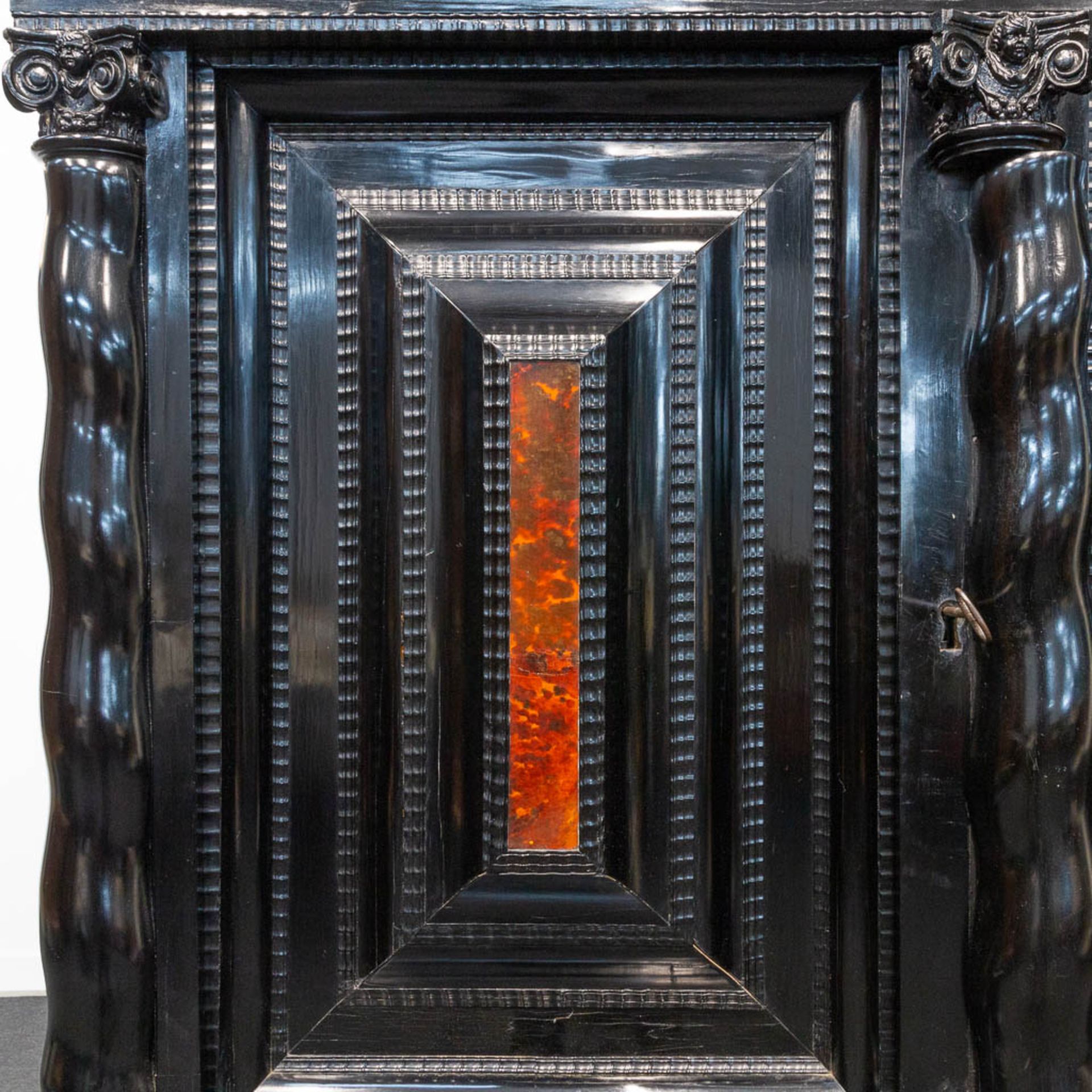 An exceptional Dutch pillow cabinet, ebony veneer, inlaid with tortoiseshell. The second half of the - Image 6 of 10