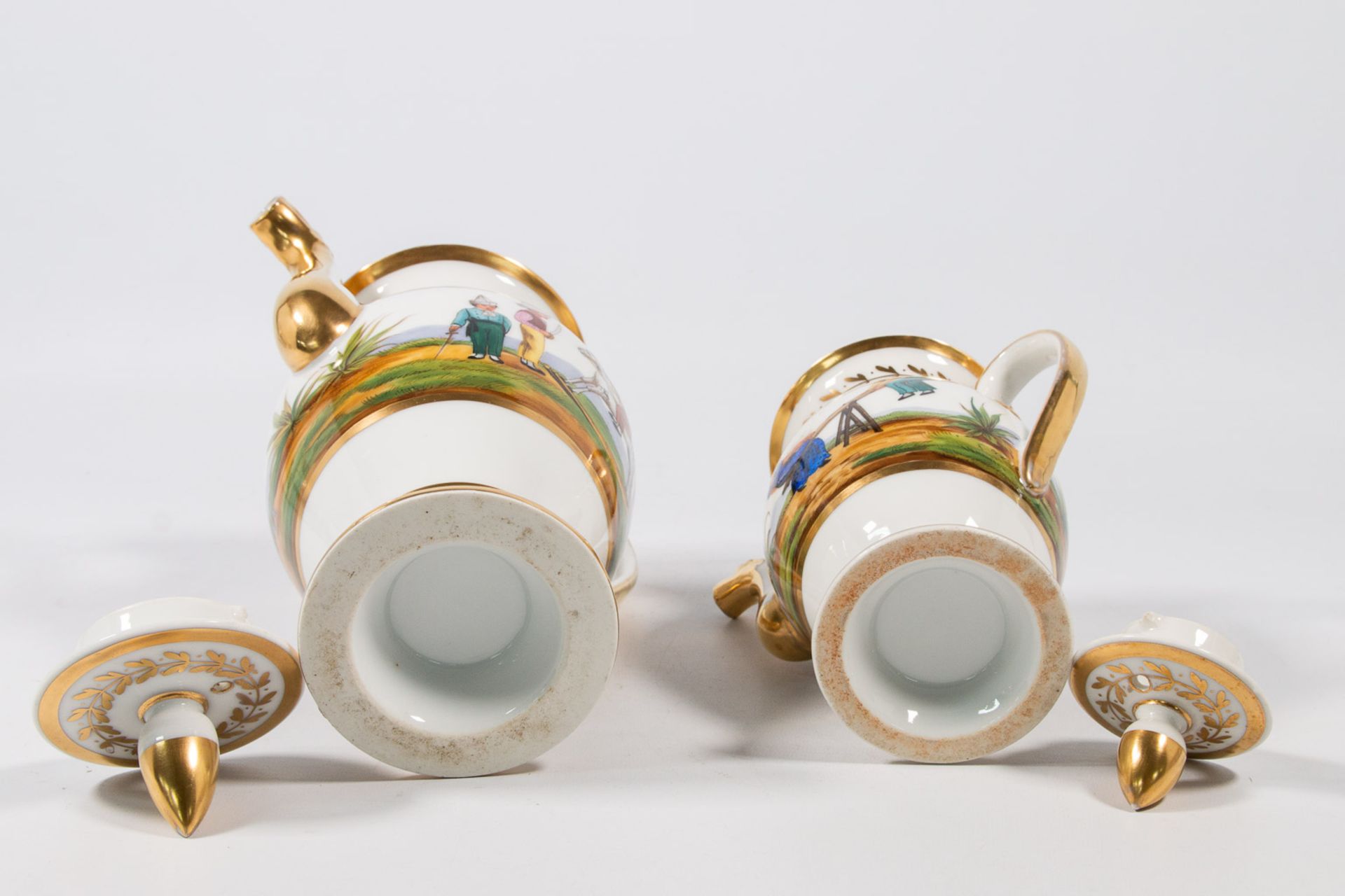 A Complete 'Vieux Bruxelles' coffee and tea service made of porcelain. - Image 47 of 53