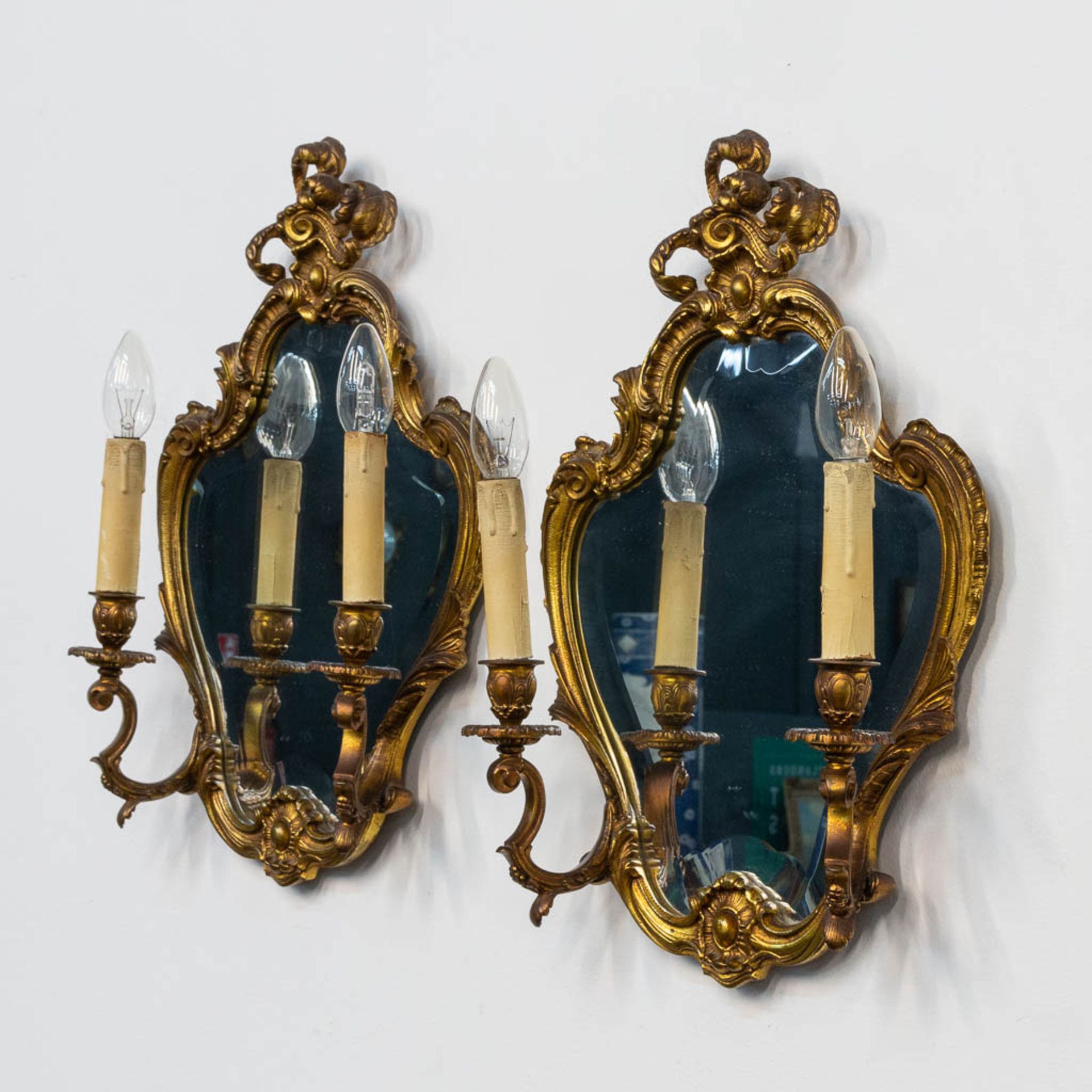 A pair of bronze hall lamps with mirrors. First half of 20th century. - Image 9 of 14