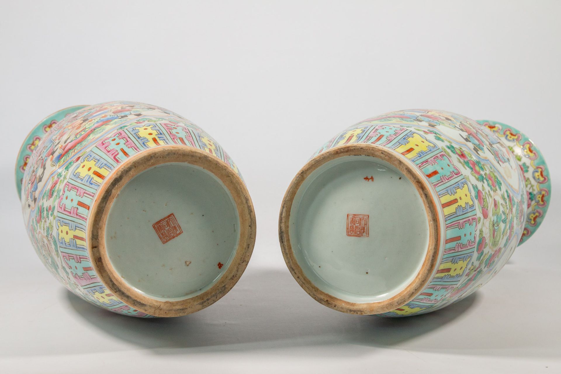 A Pair of Chinese vases marked Tongzhi - Image 6 of 18