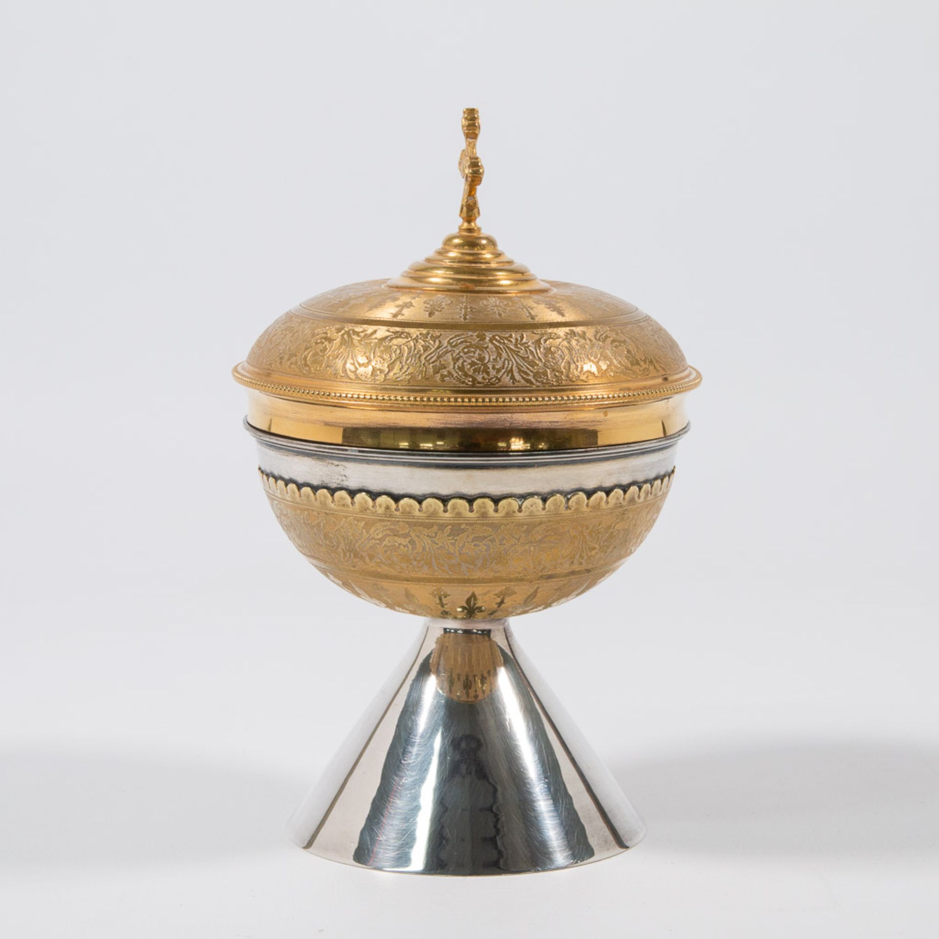 An antique, silver ciborium. - Bild 3 aus 17