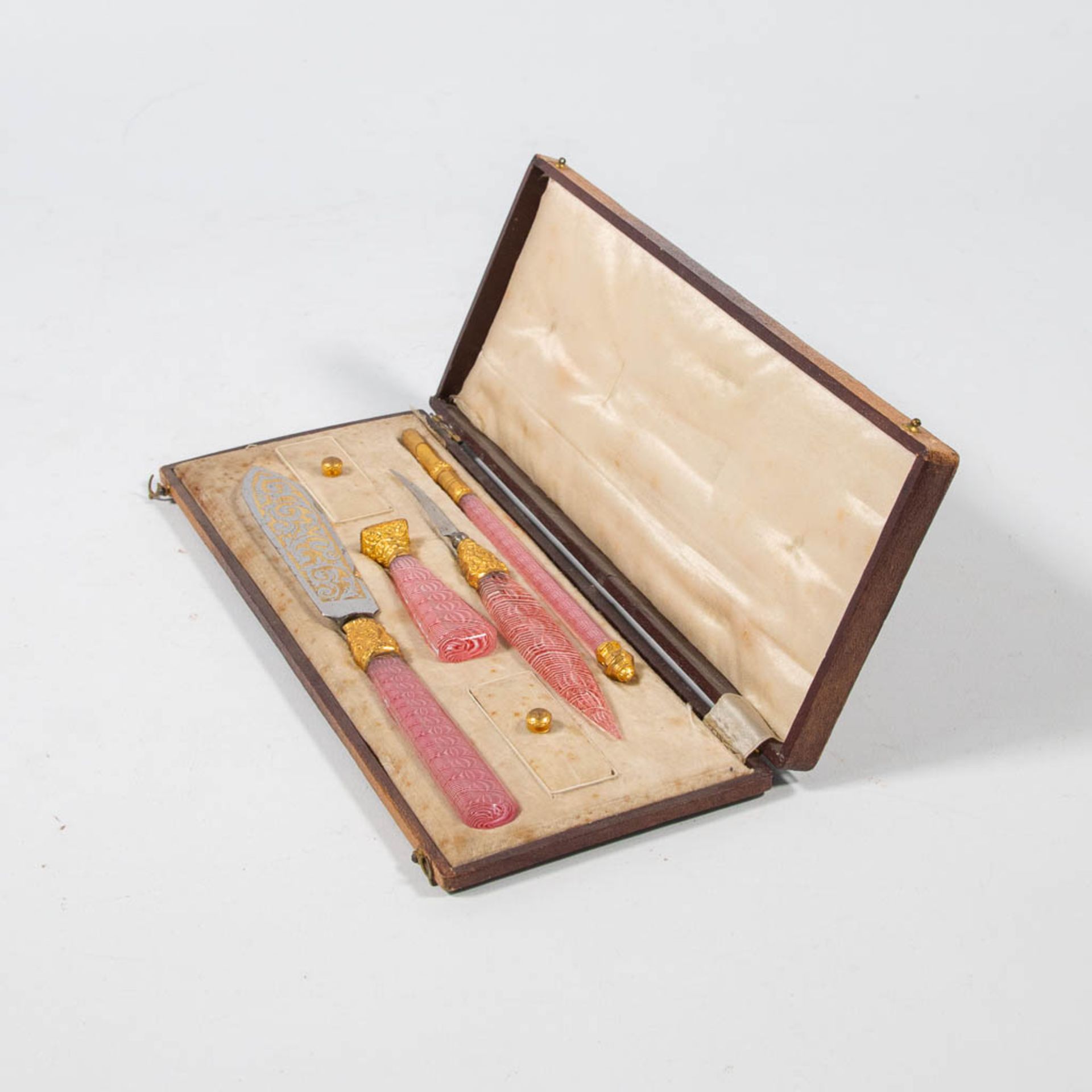 A collection of writing instruments in a case with glass handles, and made in Murano, Italy around 1 - Image 8 of 15