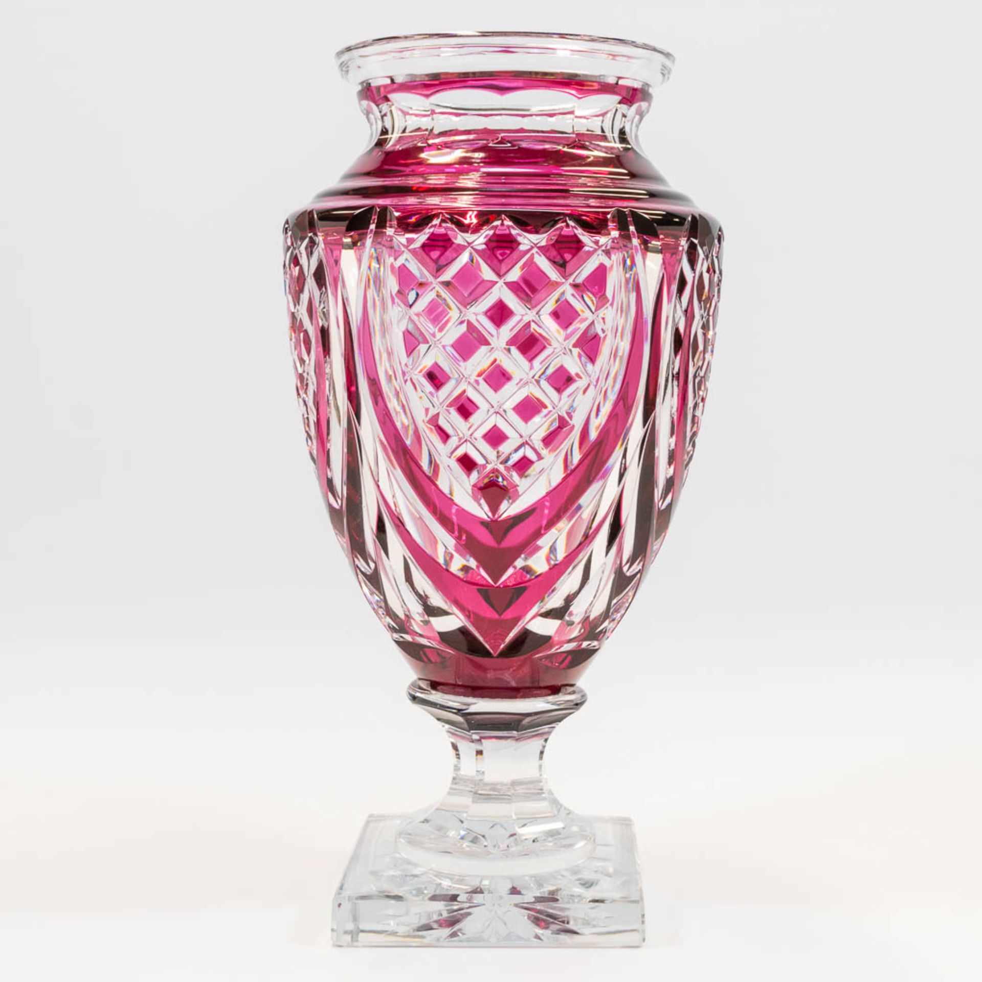 A collection of 2 exceptional and large Val Saint Lambert crystal vases, model Jupiter. Marked on ba - Image 9 of 31