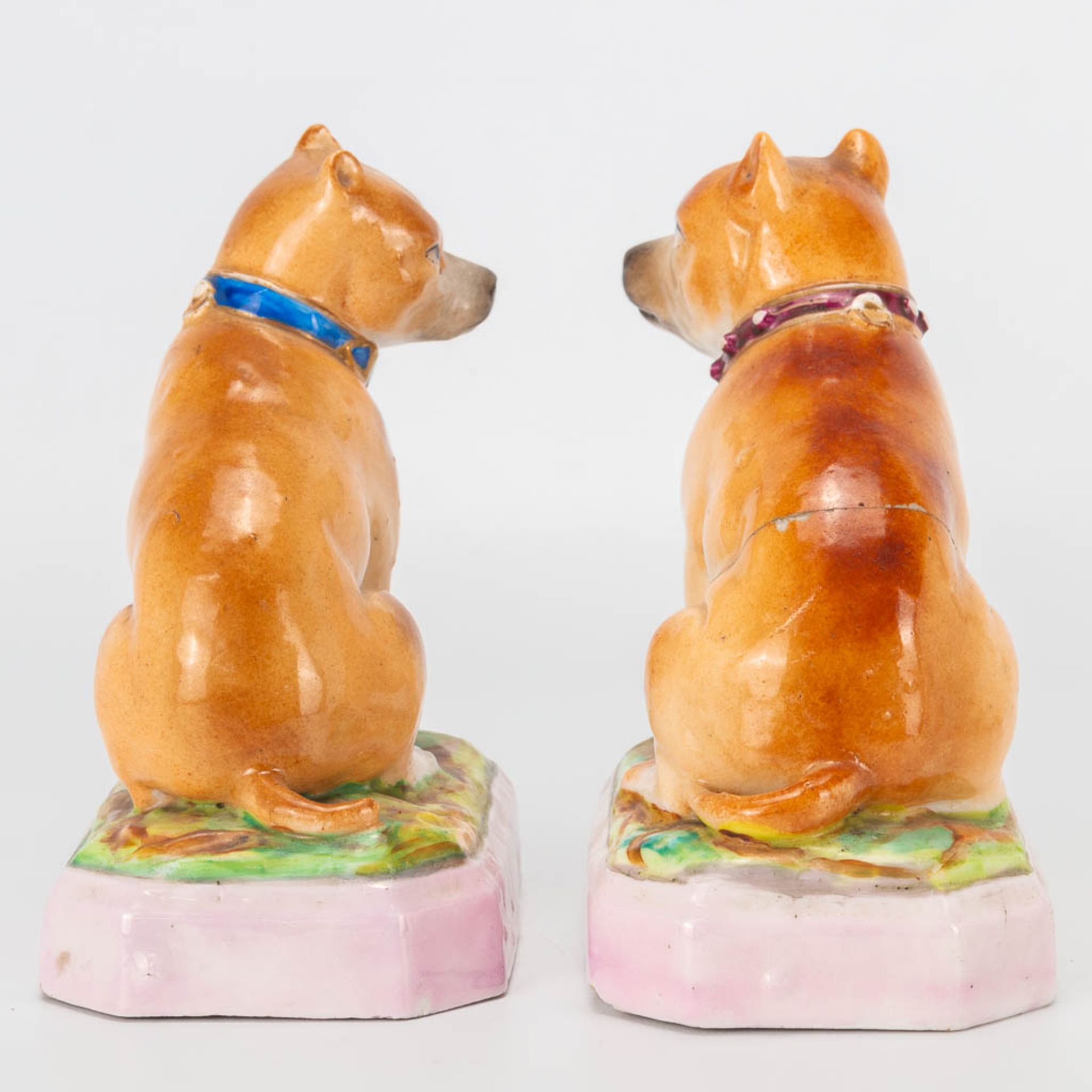 A collection of 2 pairs of porcelain dogs, marked L&M and Staffordshire. The second half of the 19th - Bild 12 aus 16