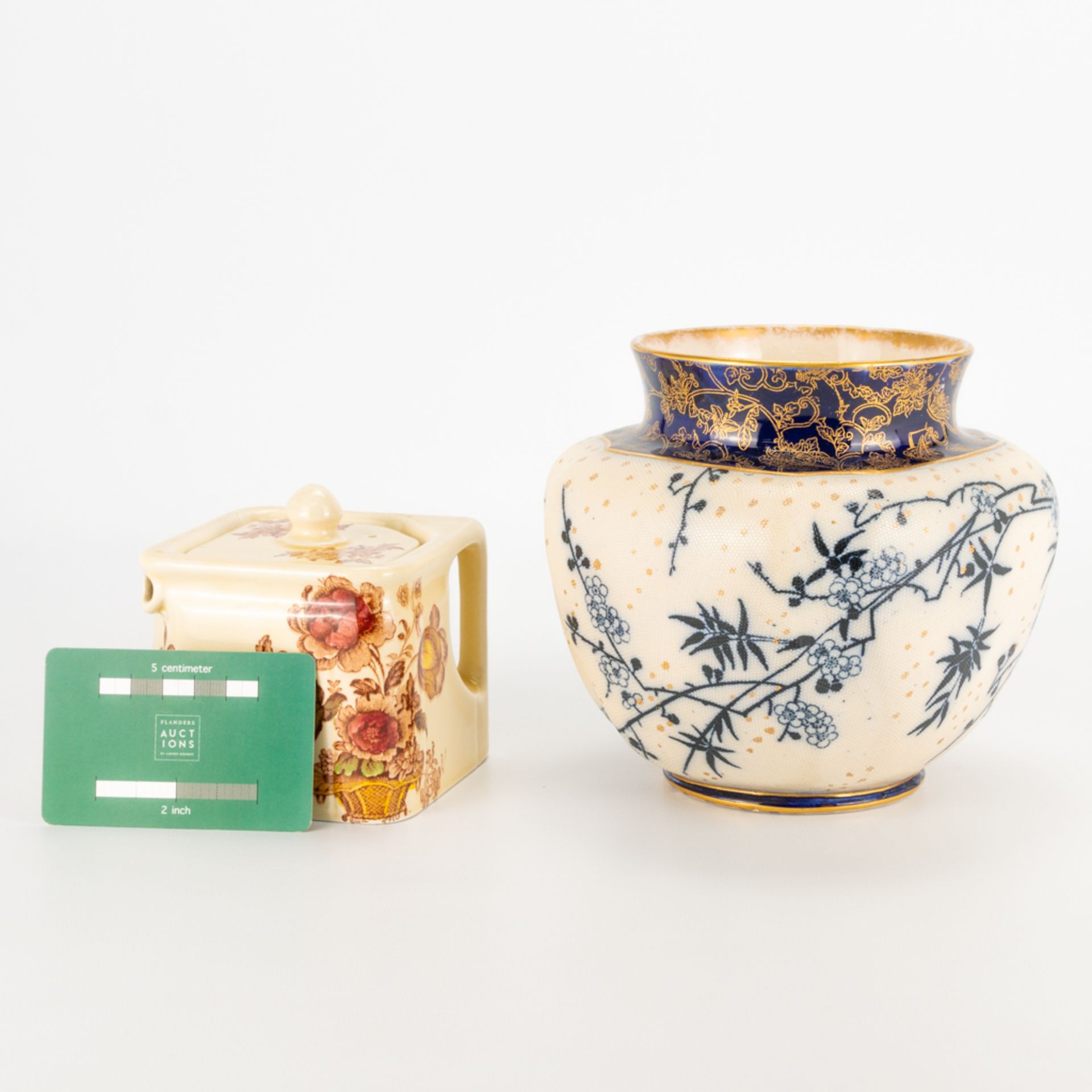 A collection of 2 pieces of English porcelain, a vase made by Doulton and a tea pot made by Clarice - Image 3 of 17