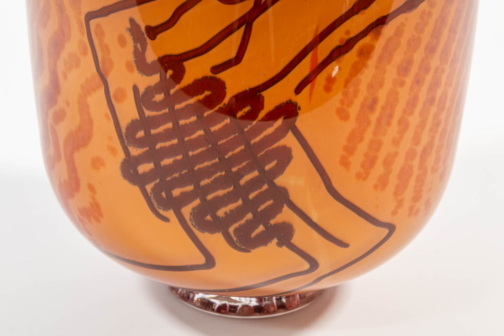 Nicolas MORIN (1959) A studio glass vase with Graal Technique. (22 x 16 cm) - Image 9 of 10